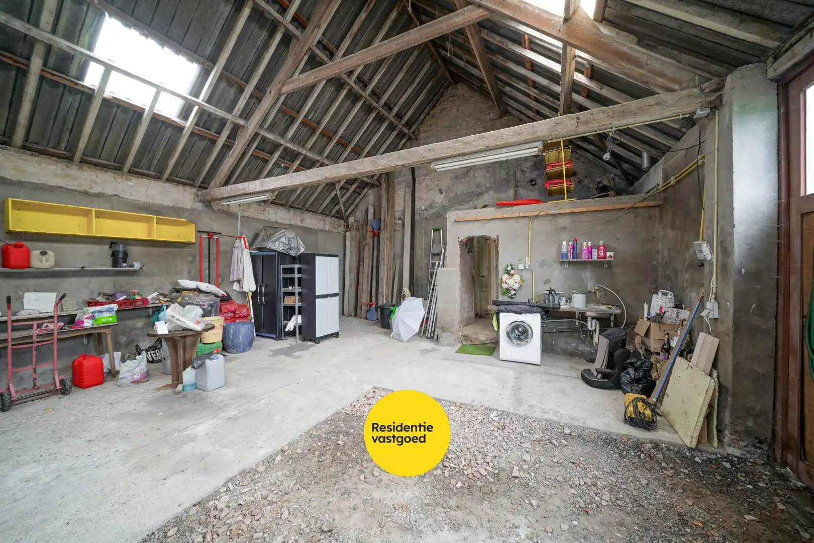 Alleenstaande woning op ruim perceel met vernieuwd woongedeelte en loods (80 m²) foto 24