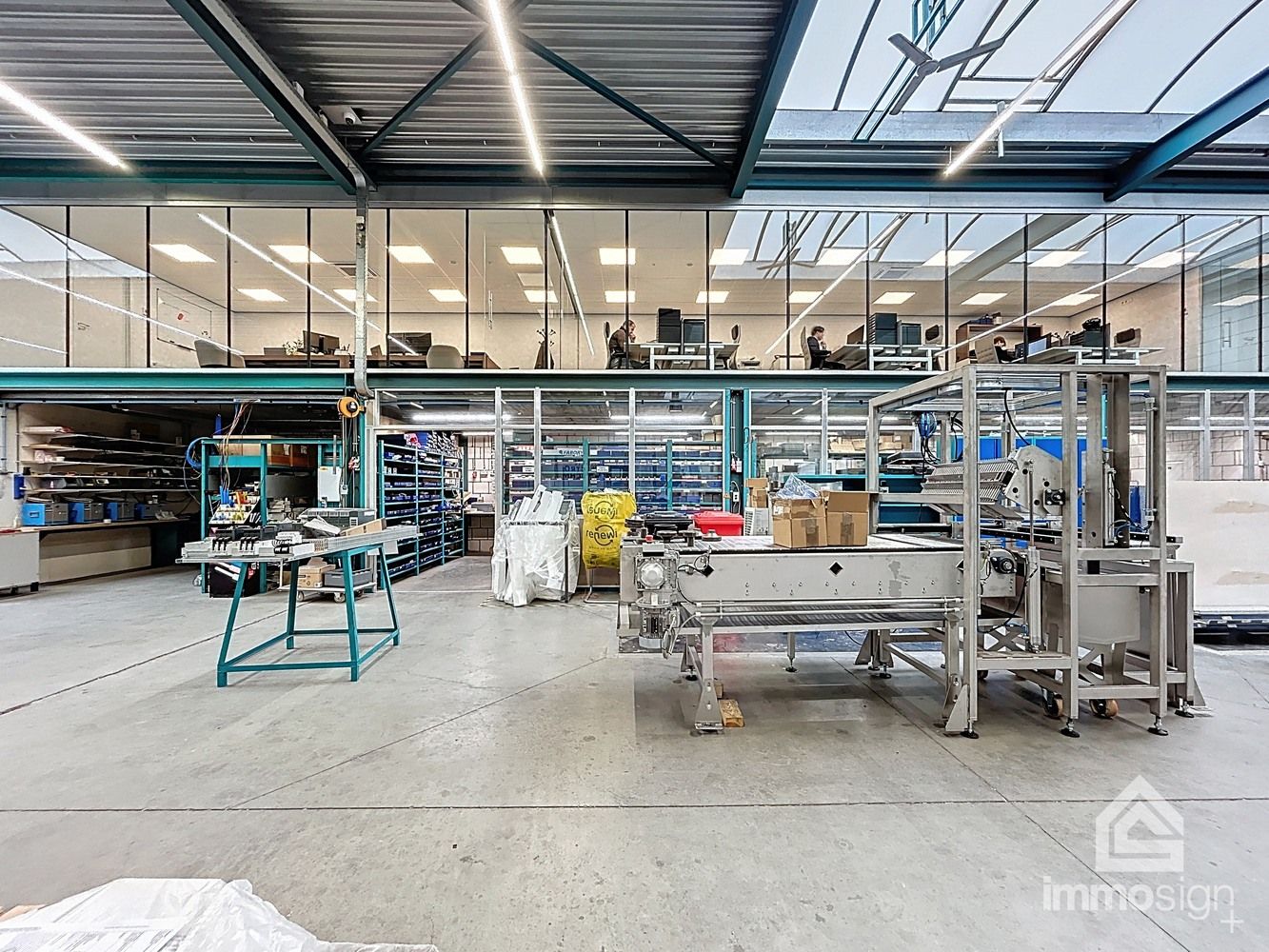 Handelspand met magazijn, kantoorruimte en instapklare woning te Lommel foto 11