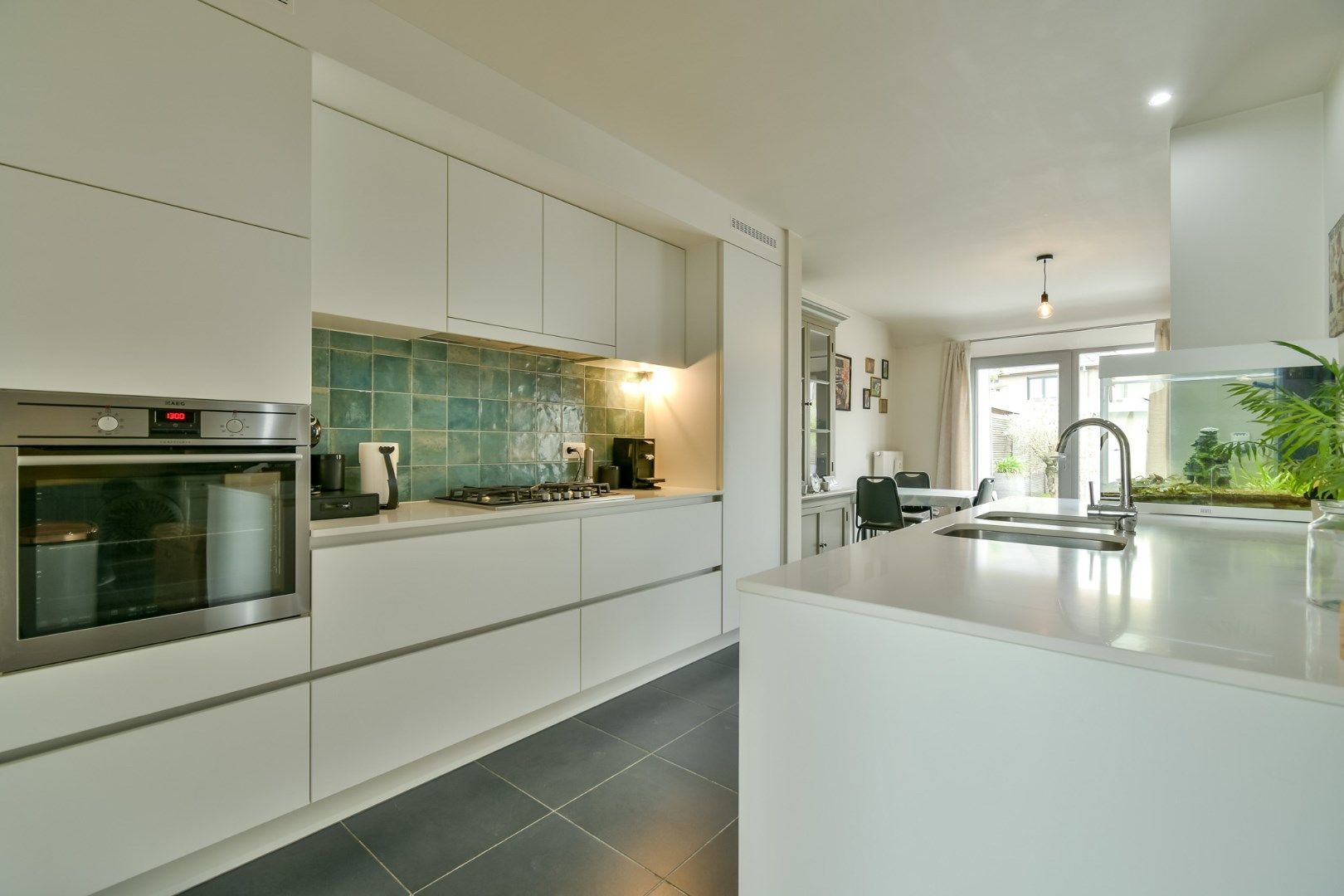 Instapklare woning in een residentiële wijk! foto 5