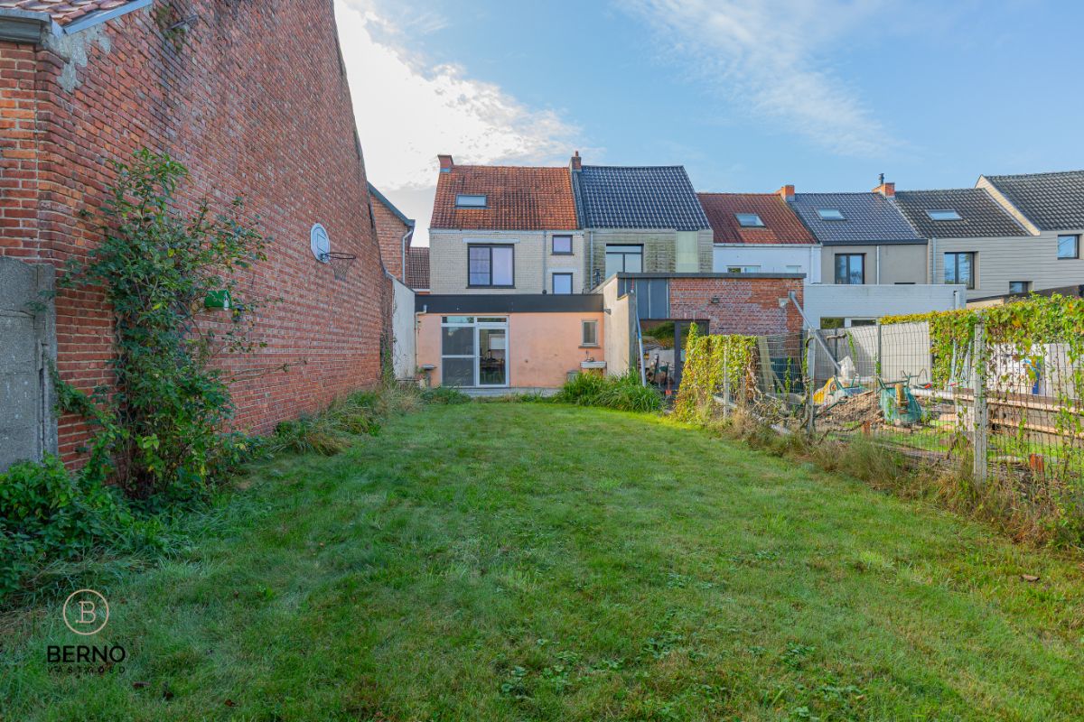 Woning met tuin en zij-ingang foto 16