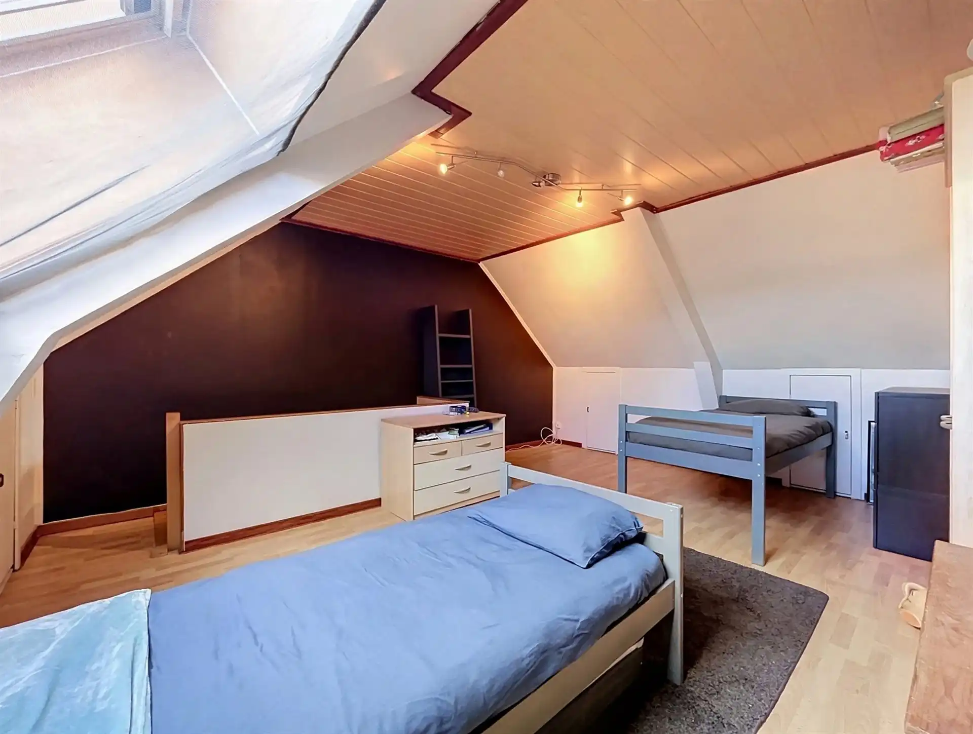 Instapklare gezinswoning met 3 slaapkamers en garage! foto 10