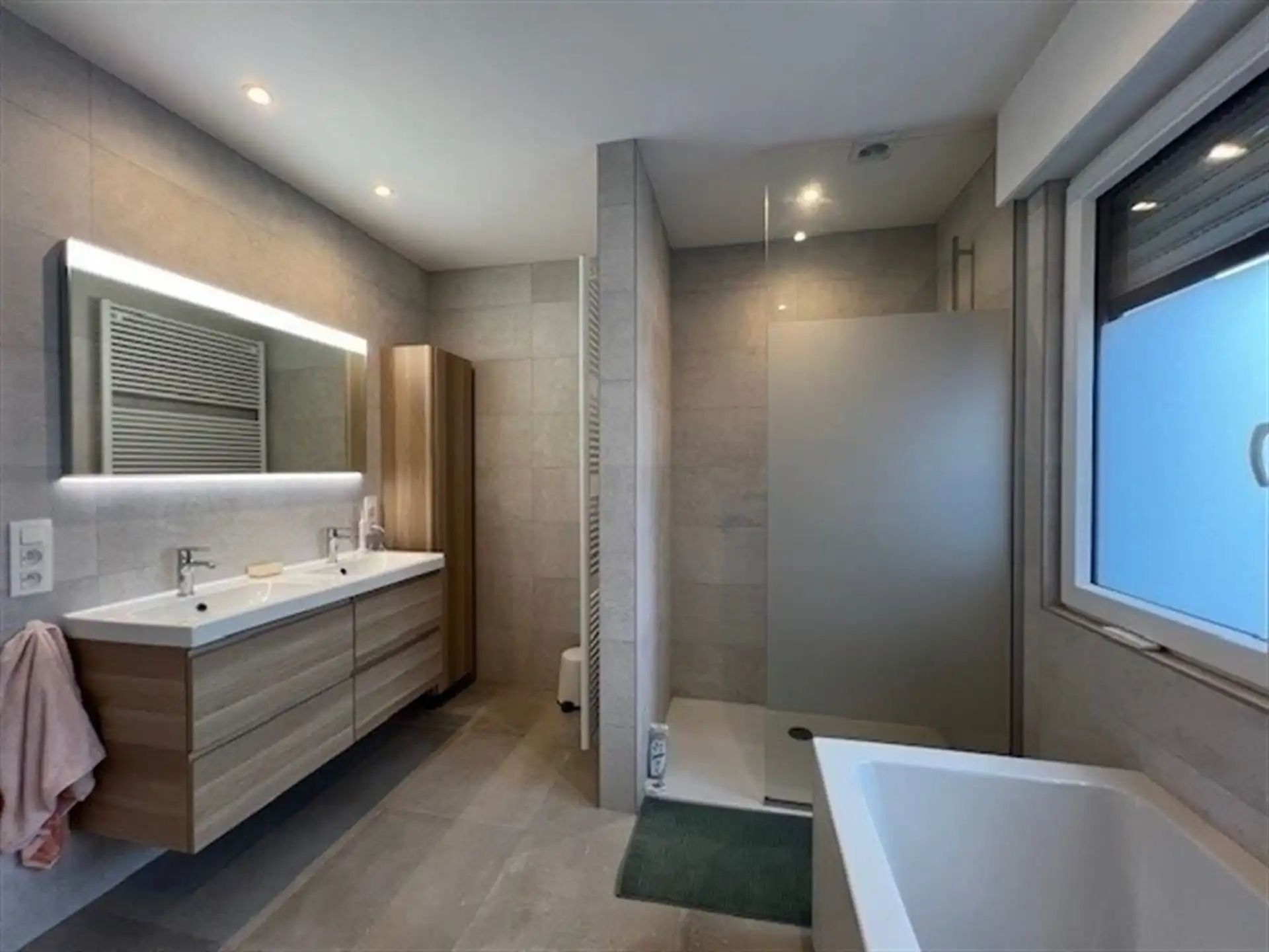 Instapklare alleenstaande woning met grote tuin in hartje Breendonk! foto 19