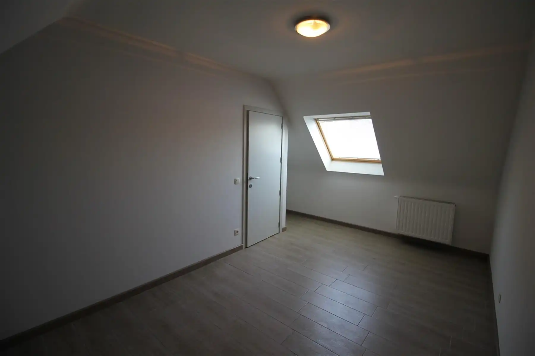 Gezinswoning met 3 slaapkamers, terras en twee ondergrondse autostaanplaatsen. foto 12