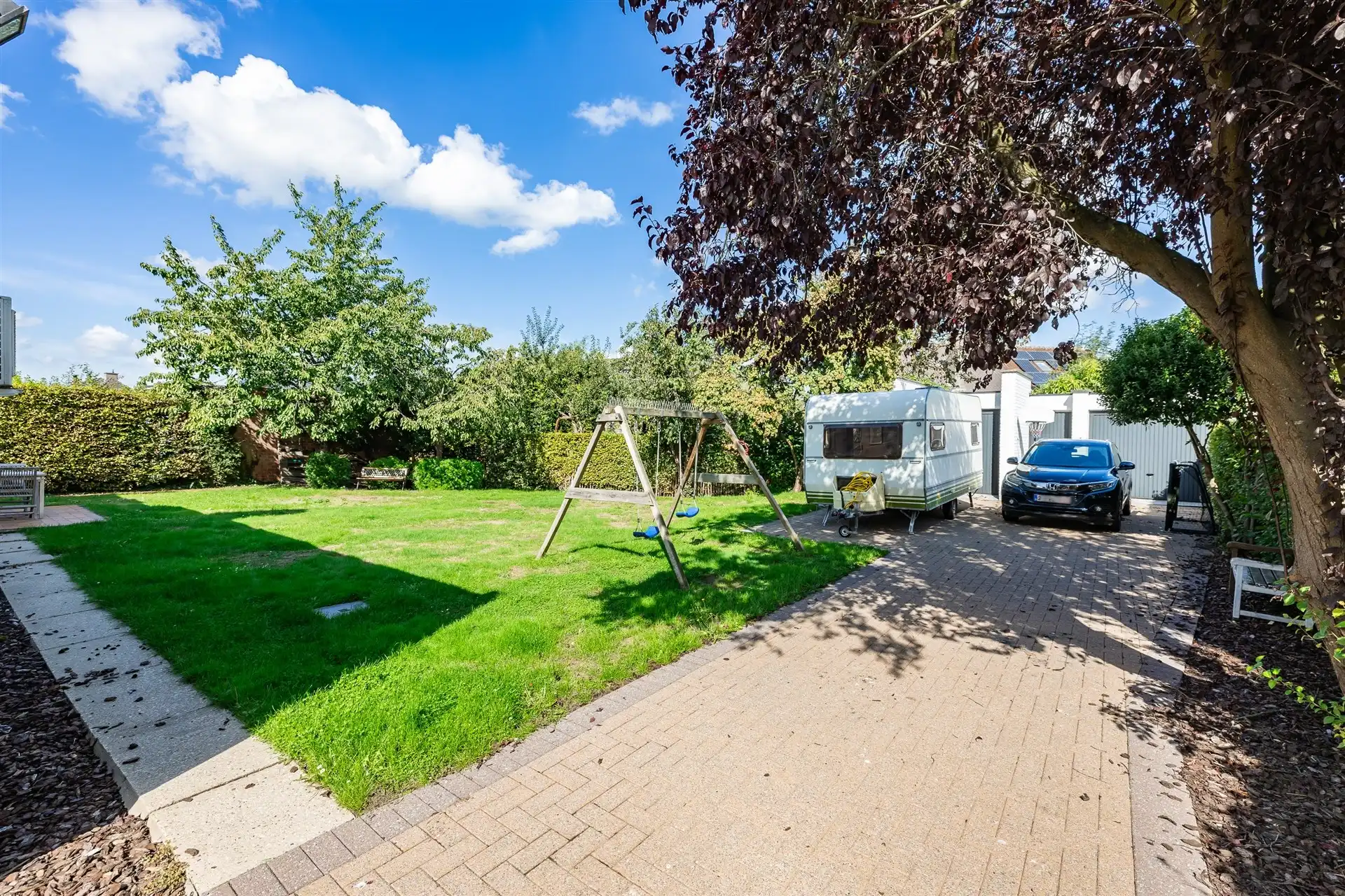 Riante woning met 4 slaapkamers , tuin en praktijk foto 3