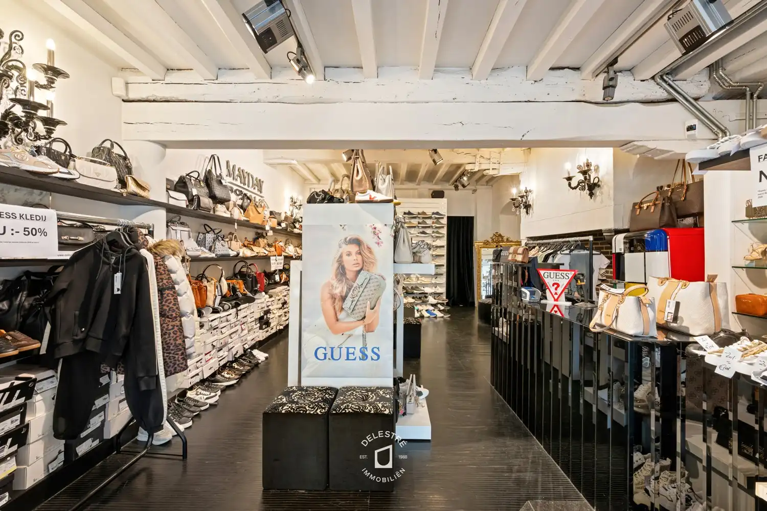 Karaktervol historisch pand te huur in hartje Aalst foto 32