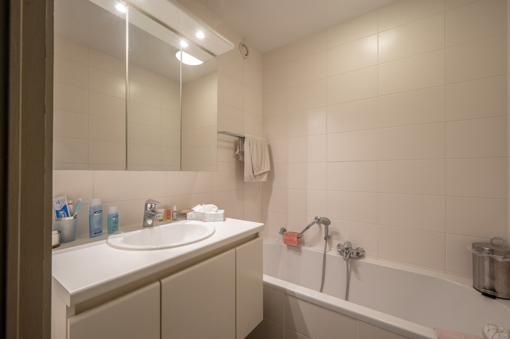 gemeubeld hoekappartement met 2 slaapkamers foto 12