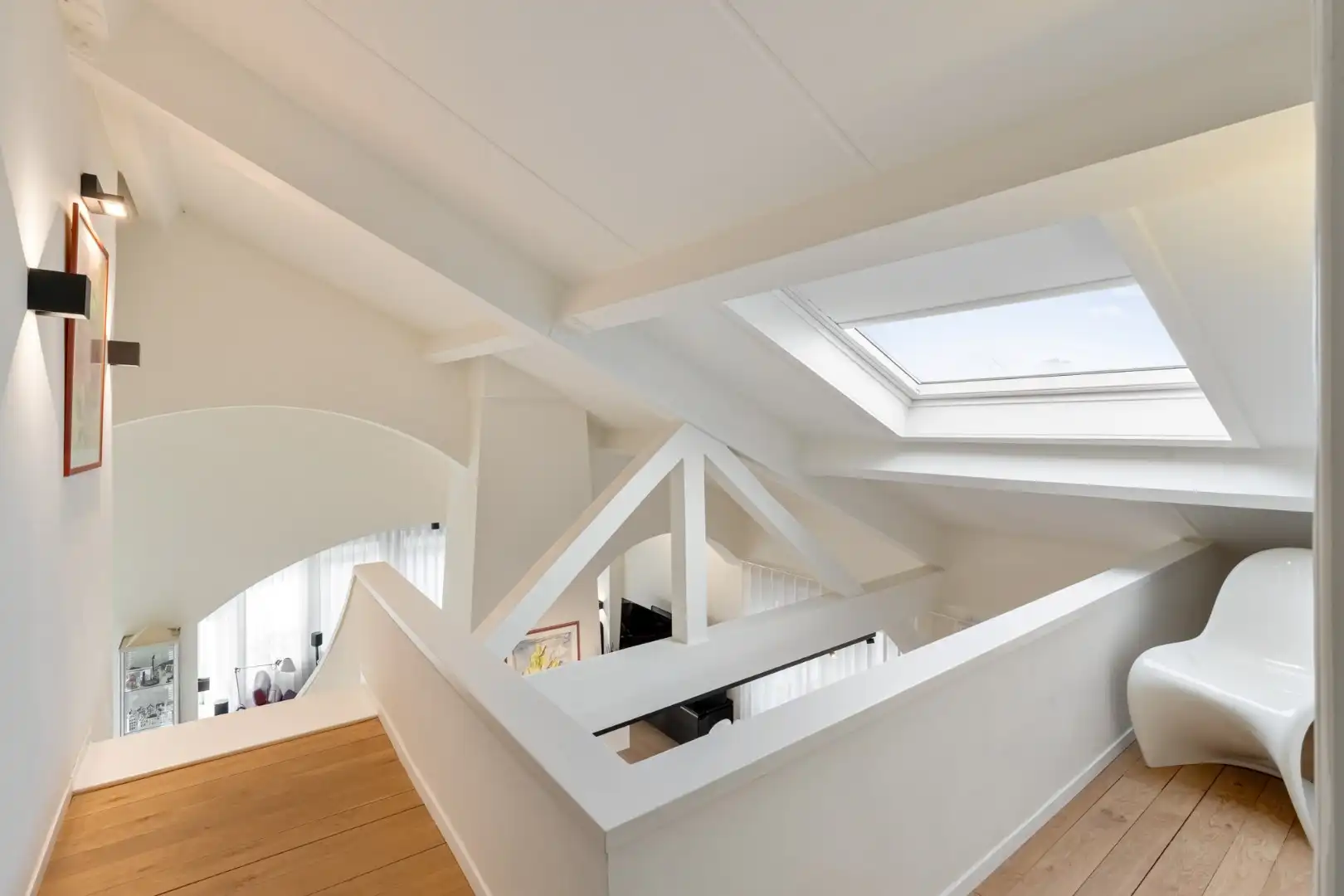 Verrassend luchtige villa  foto 17