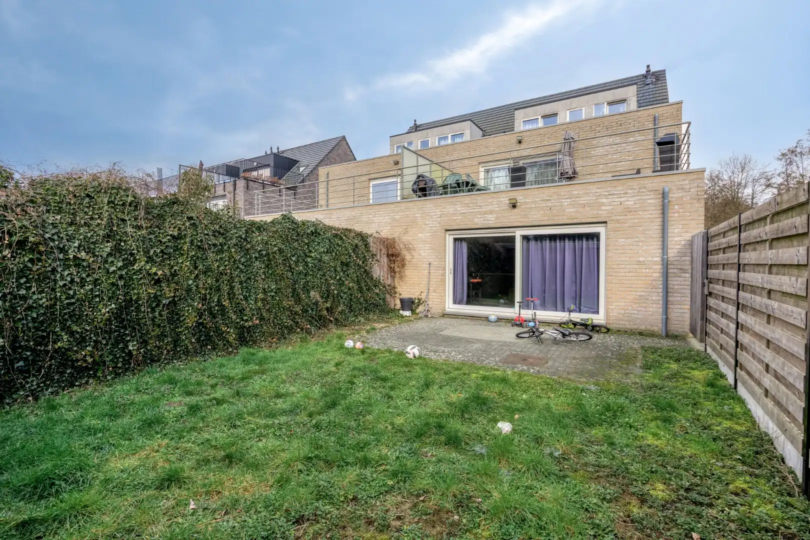 Kleinschalig appartementsgebouw bestaande uit 4 appartementen + 4 carports. foto 13