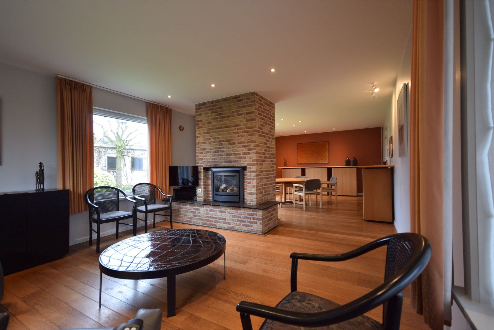 CHARMANTE BUNGALOW MET RUIME TUIN EN BIJGEBOUWEN IN ROESELARE foto 3