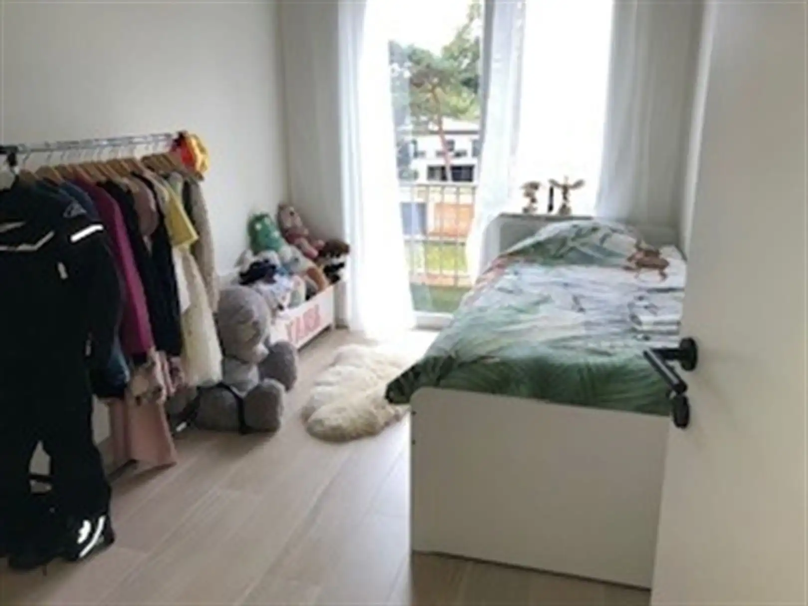 Gemeubeld 2-slaapkamerappartement met garage in Ekeren foto 10