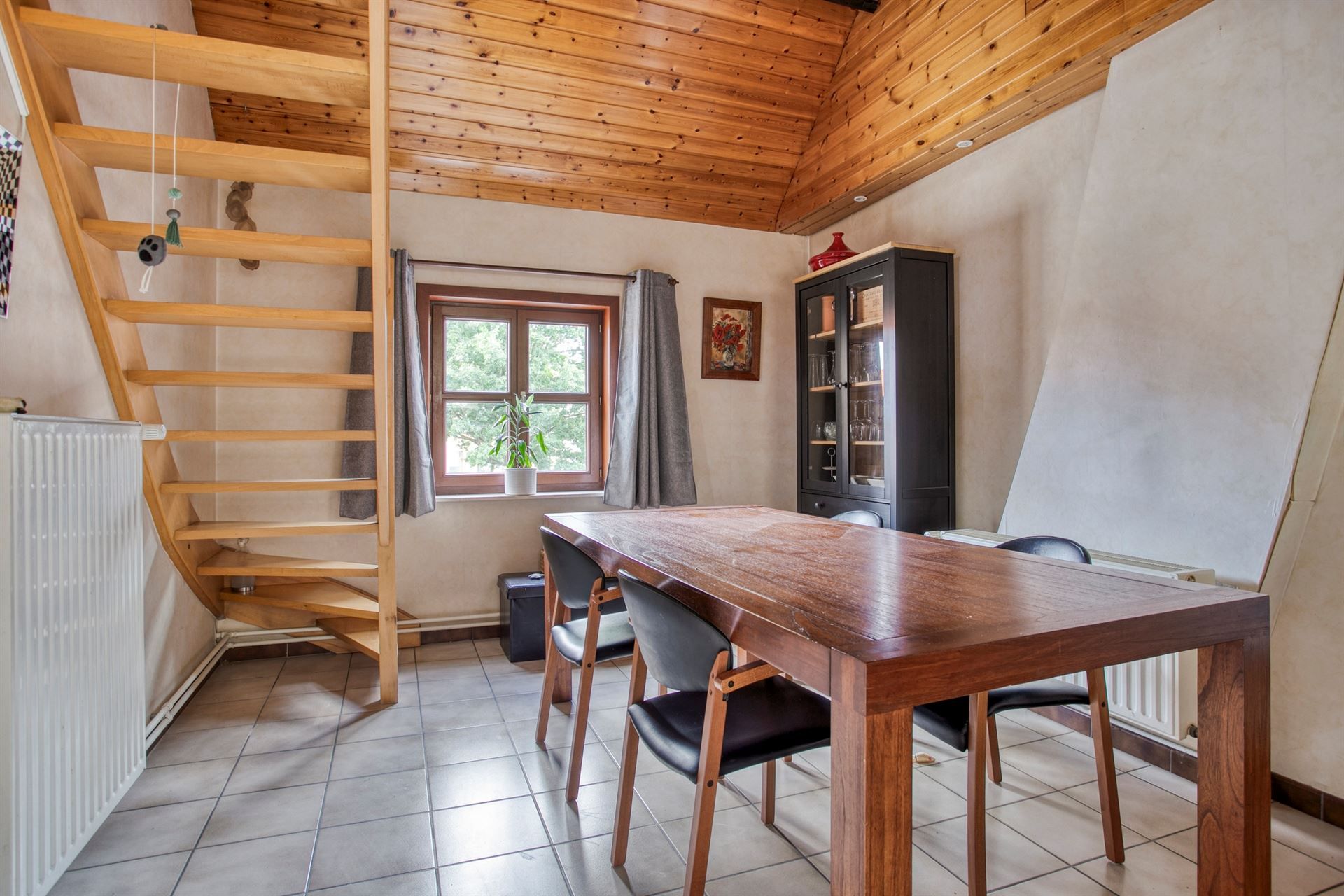 Goed gelegen woning aan het dorpsplein te huur! foto 10