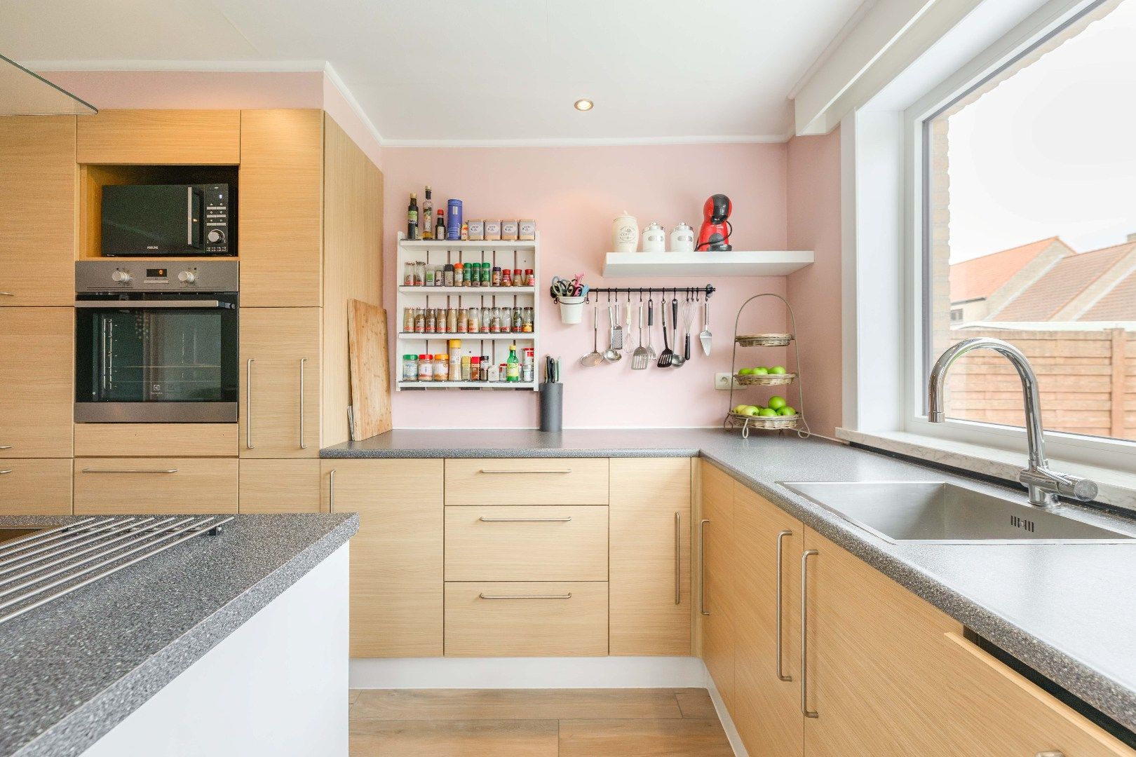 PERFECT ONDERHOUDEN &  ENERGIEZUINIGE WONING MET TUIN & GARAGE  foto 9