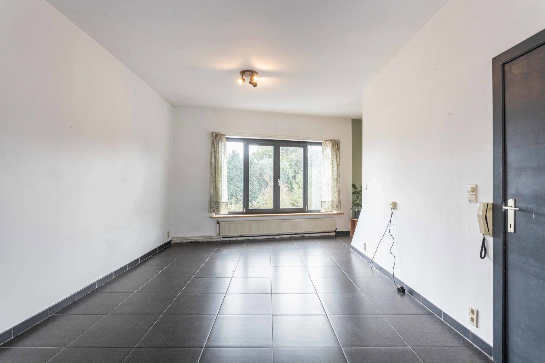 Te koop: te renoveren appartement in hartje Aalst! foto 4