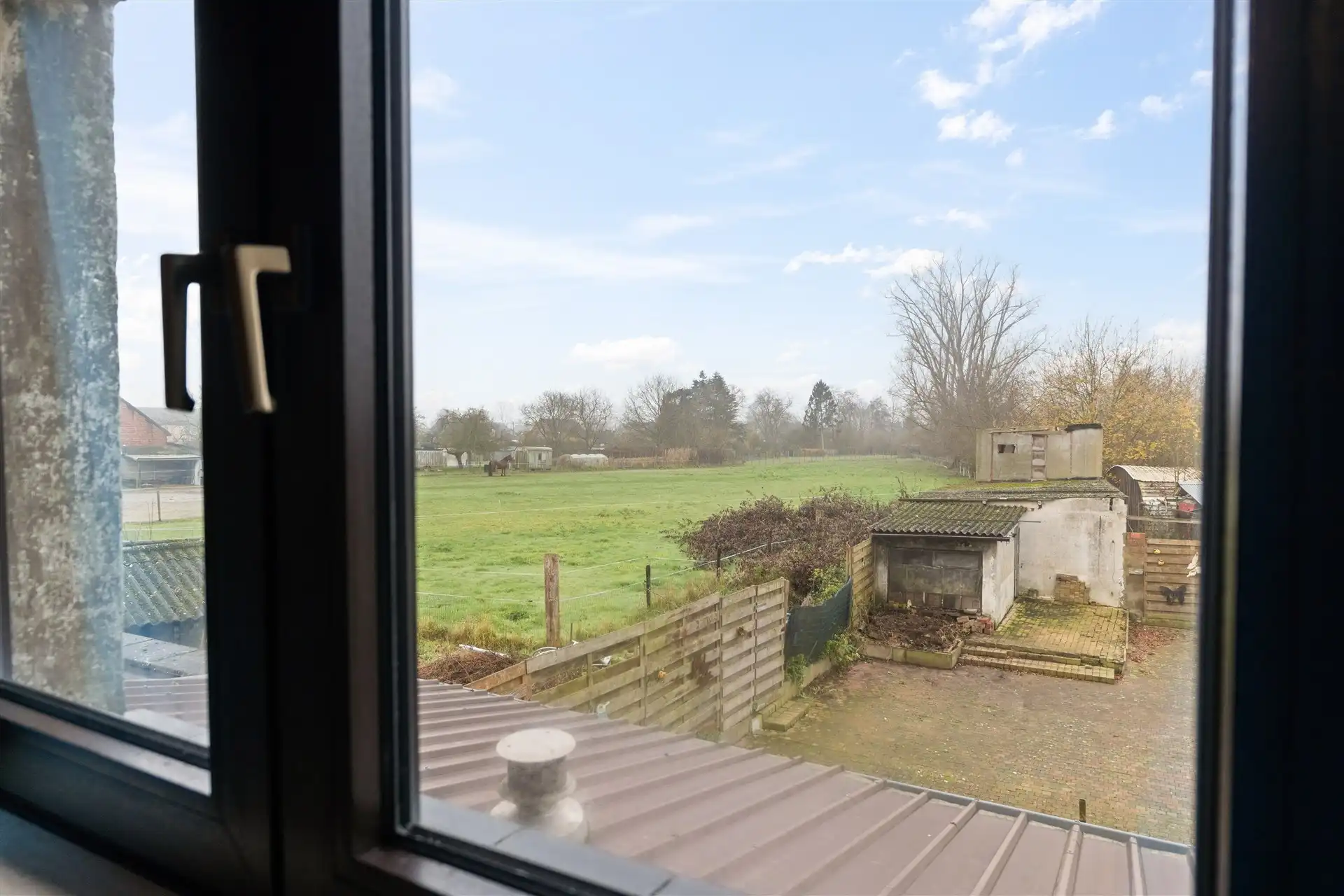 Te renoveren half open bebouwing met garage op centrale ligging te Oudegem foto 11