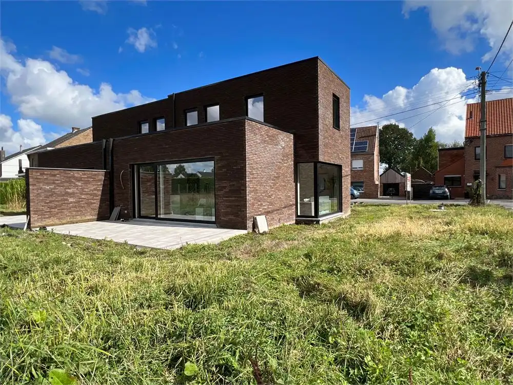 Topper! Prachtige, lichtrijke woning met zonnige tuin! foto {{pictureIndex}}