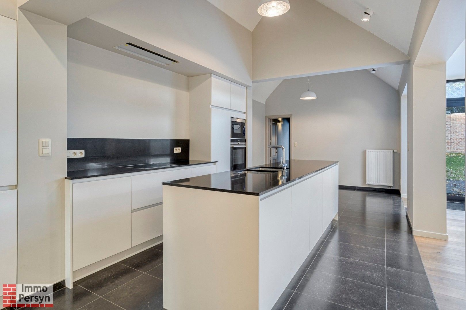 Modern en ruim kantoor. Tuin. 2 staanplaatsen. foto 13