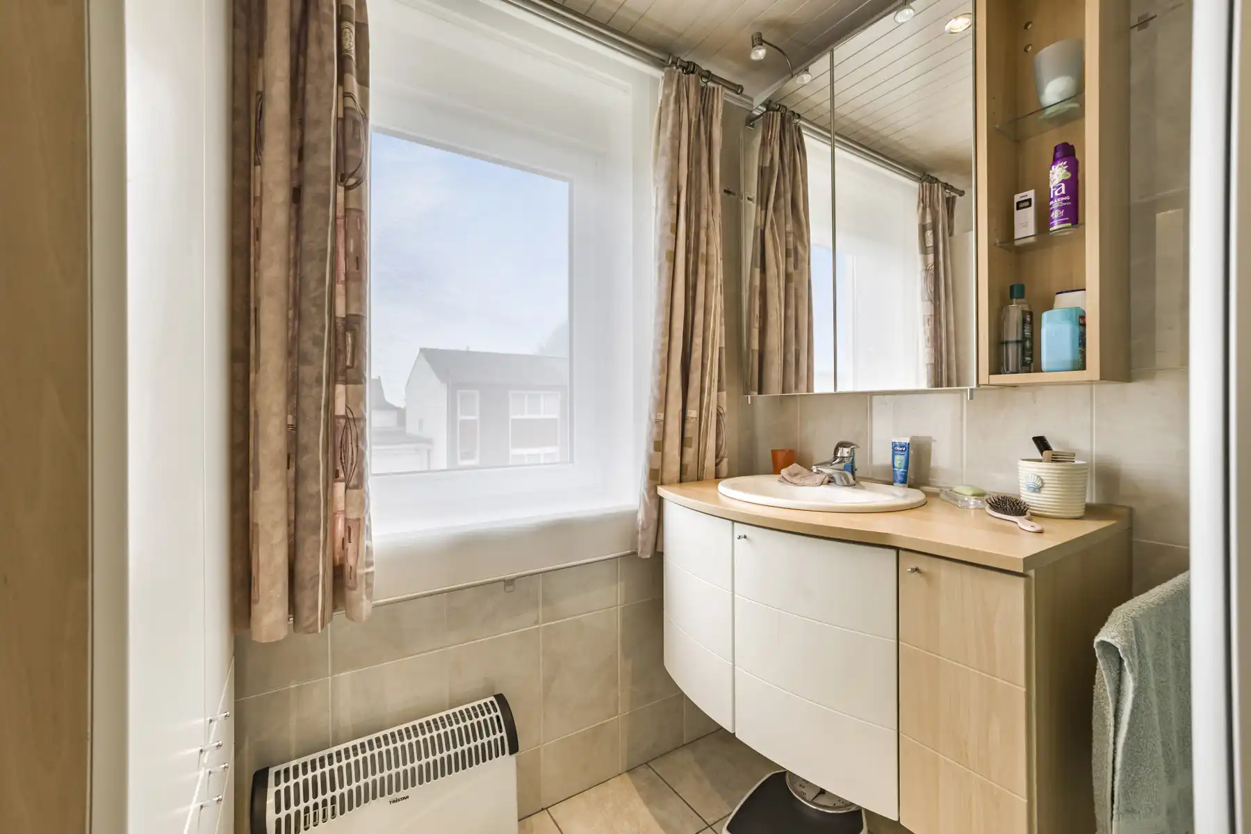Woning met 3 slaapkamers, tuin en garage foto 20