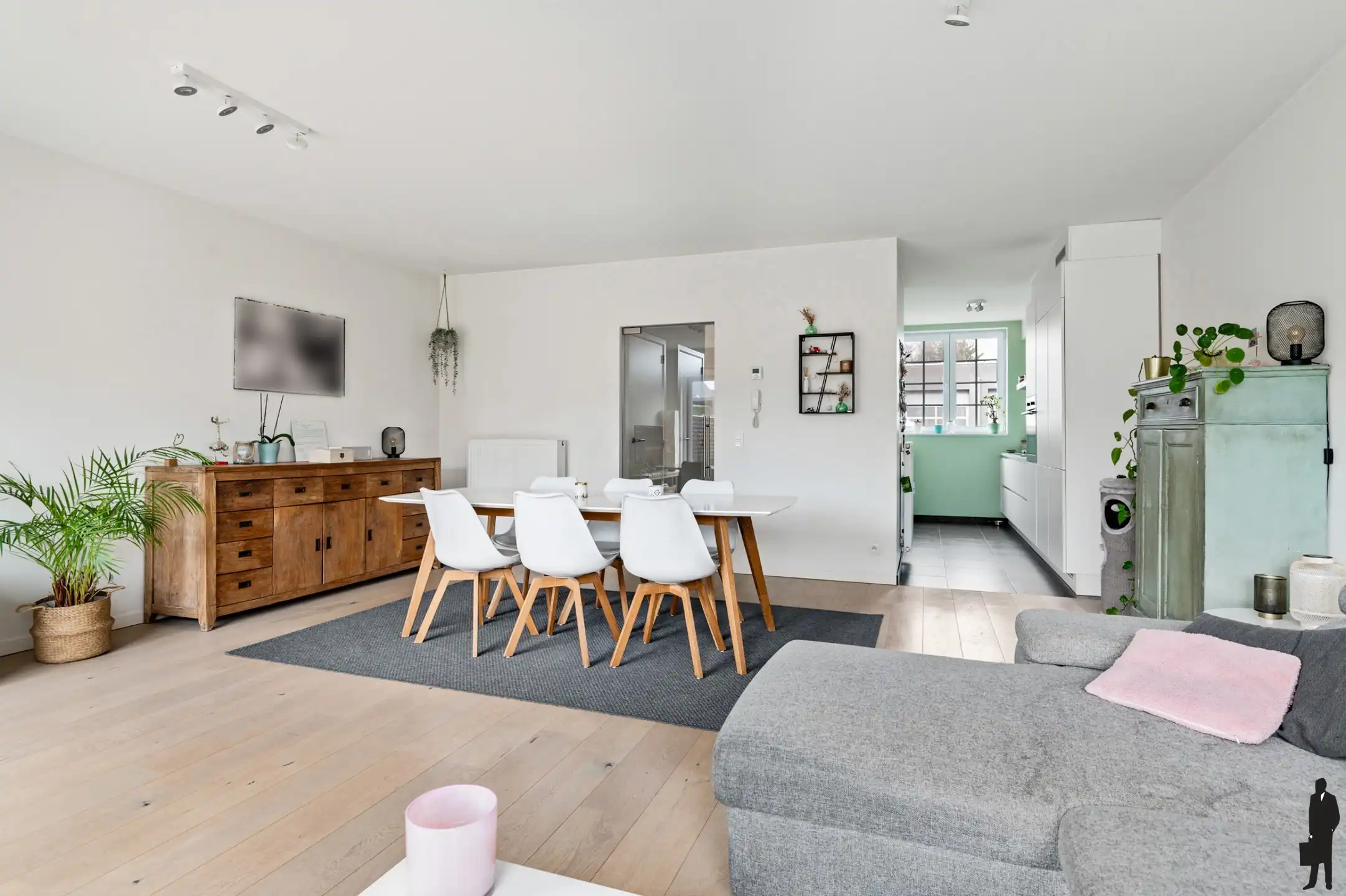 Instapklare woning met 4 slpks, ZO tuin en dubbele garagebox foto 12