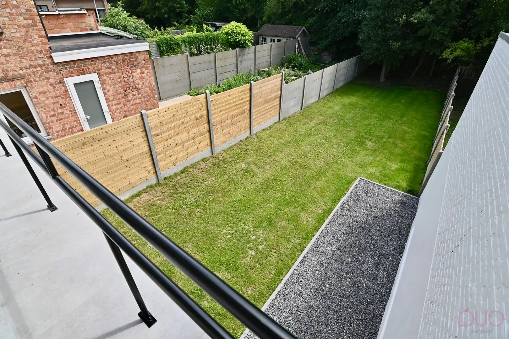 Volledig gerenoveerde woning met garage, terras en tuin - instapklaar afgewerkt! foto 11