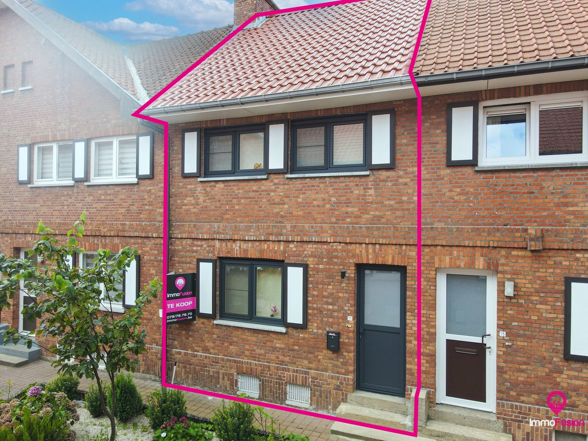 Aangename rijwoning met 3 slaapkamers in leuke woonomgeving! foto {{pictureIndex}}