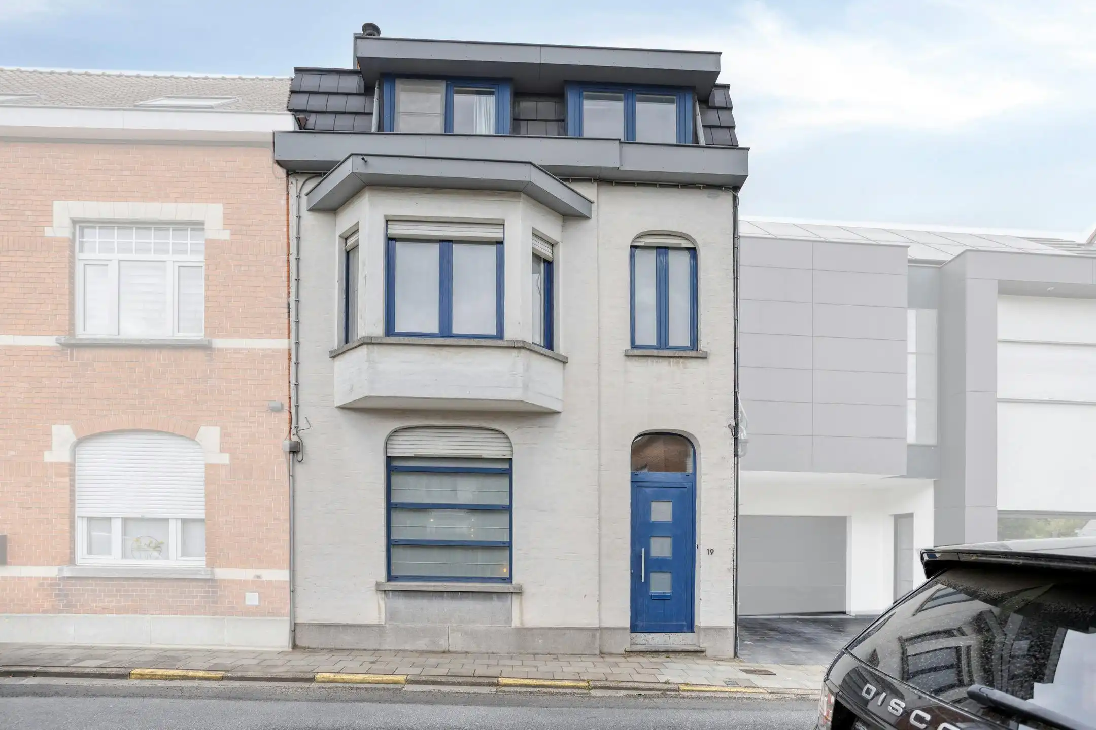 Instapklaar huis in het centrum van Waregem met 5 kamers foto 2