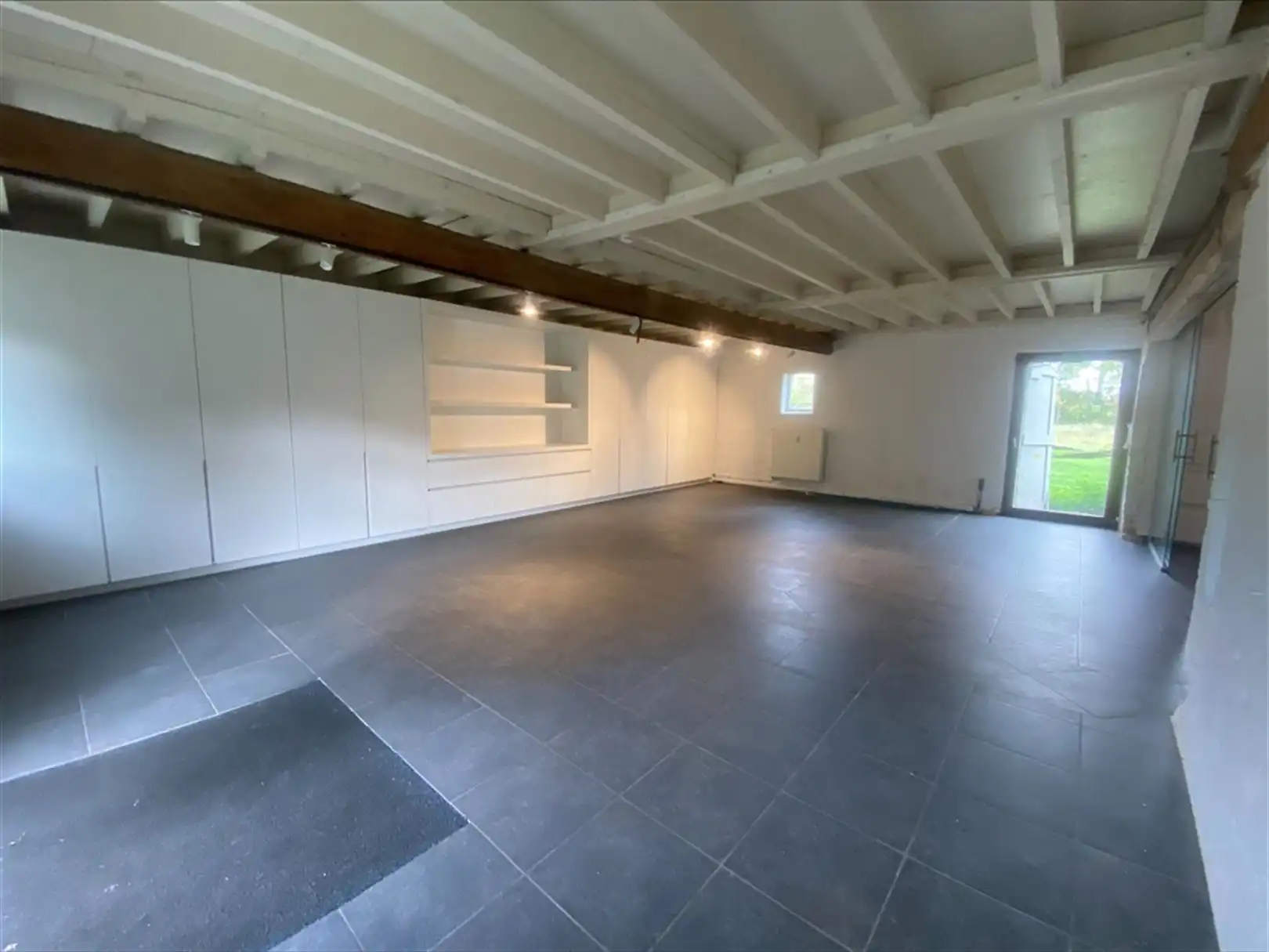 Karaktervolle kantoren in gerenoveerde hoeve vlakbij R4 foto 2