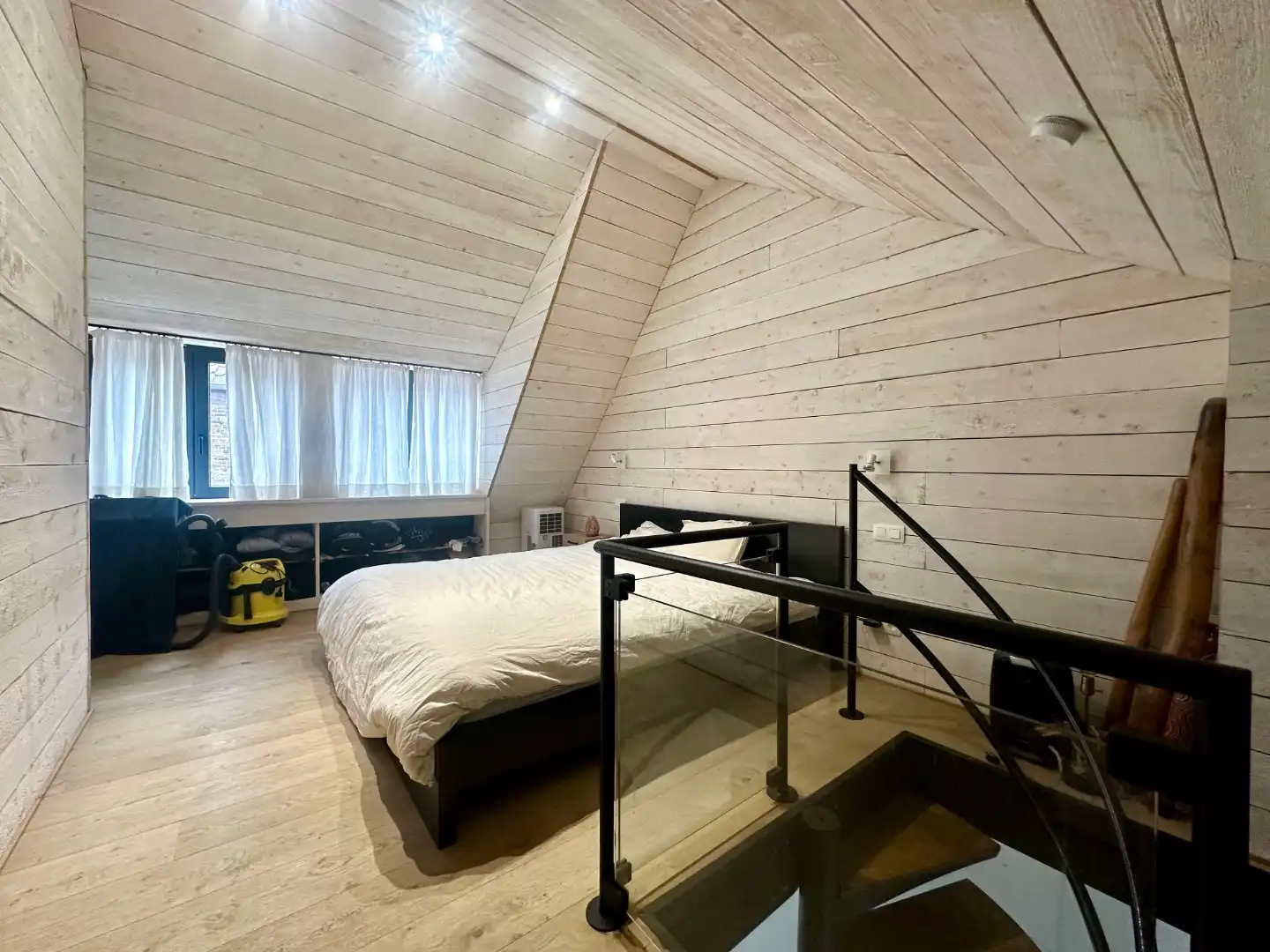 Knusse rijwoning op toplocatie foto 8