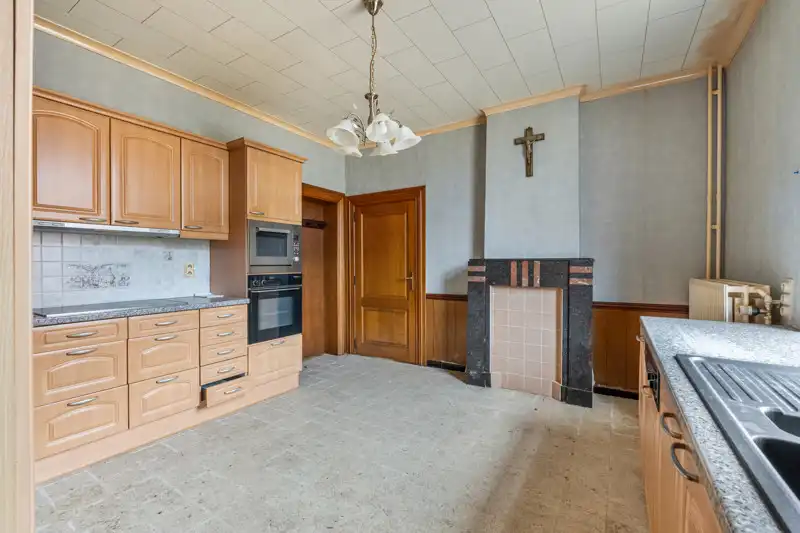 Statig herenhuis met binnenkoer en stallingen op een perceel van 1758 m² in het dorp van Waanrode foto 17