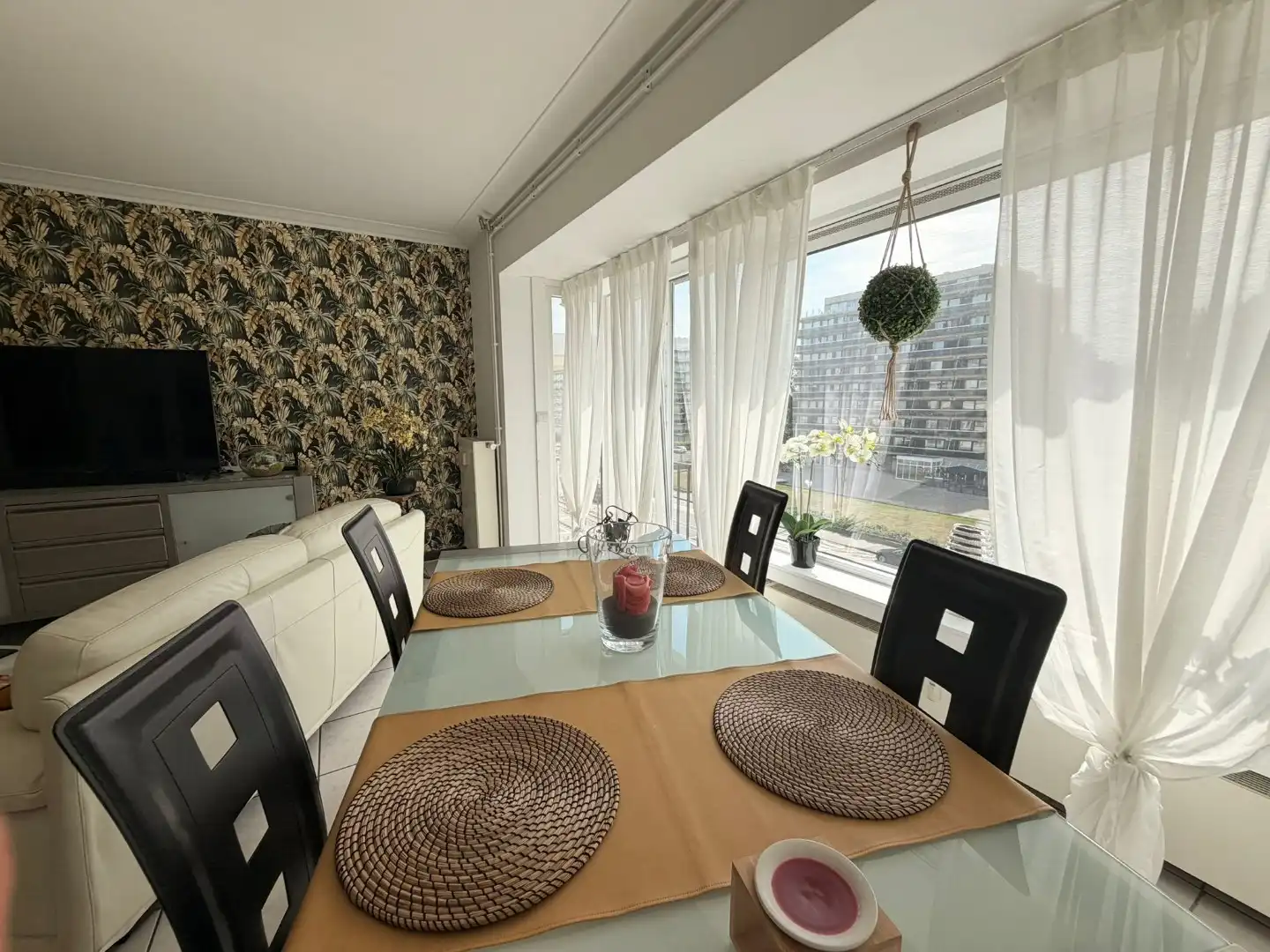 Instapklaar appartement op de hoogste verdieping, vlak achter de Zeedijk foto 4