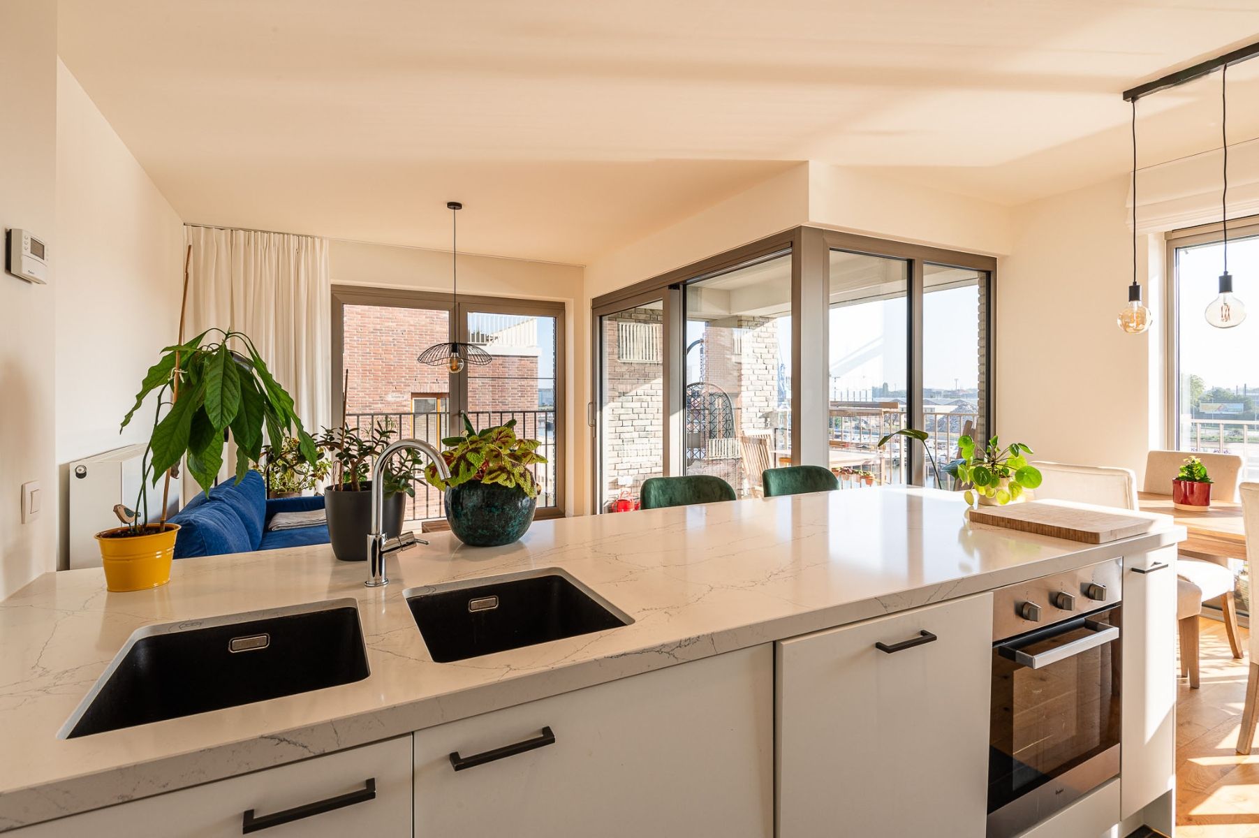 Nieuwbouw 2-slpk app met zicht op het water nabij Oude dokken foto 14