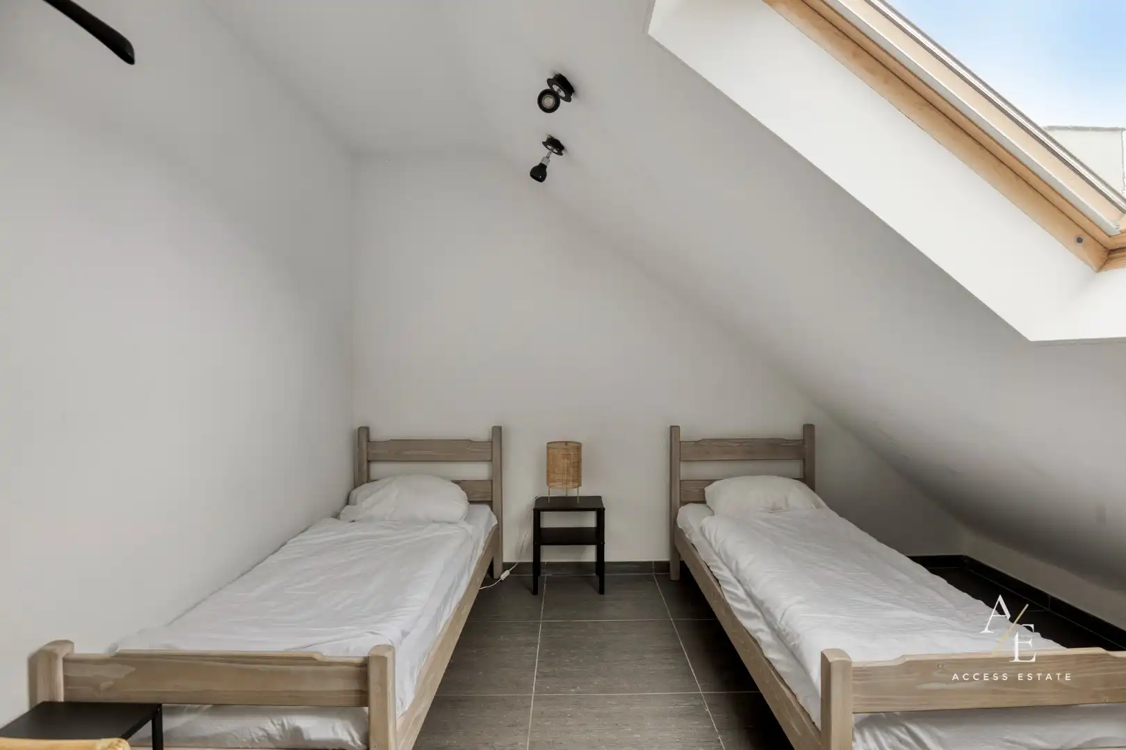 OOSTENDE _ Uniek duplexappartement met wateruitzicht aan de Spuikom foto 8