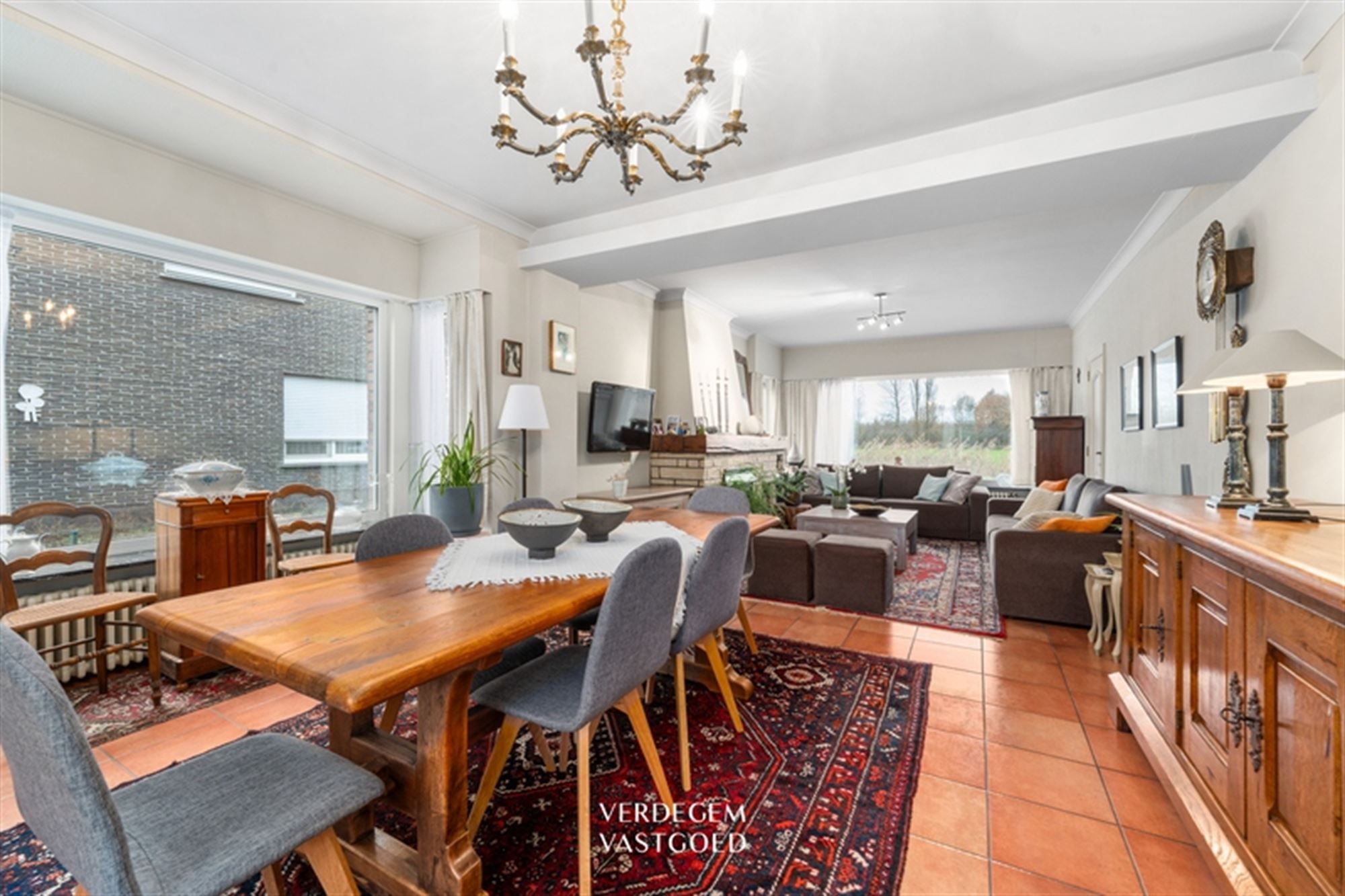 Karaktervolle woning met 3 slaapkamers, inpandige garage en tuin foto 2