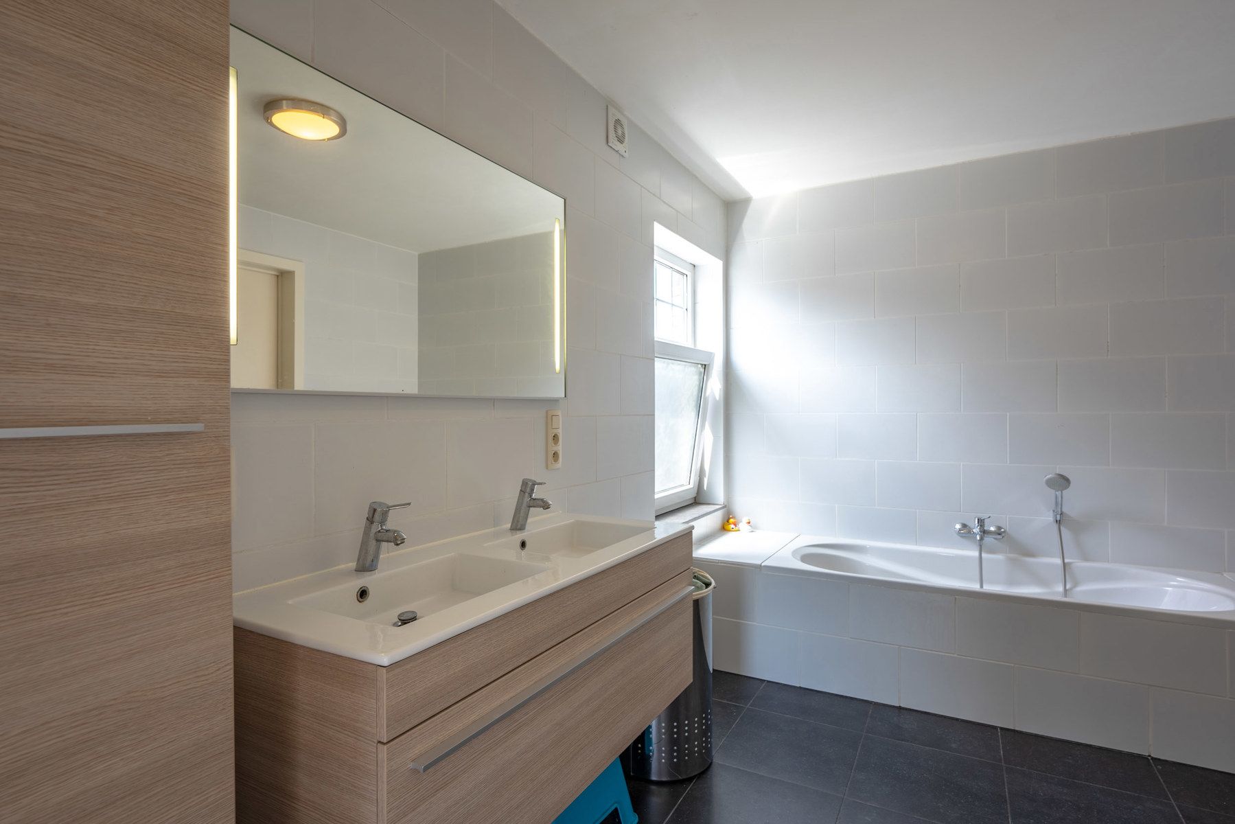 Instapklare woning met 5 slaapkamers te Berendrecht foto 12