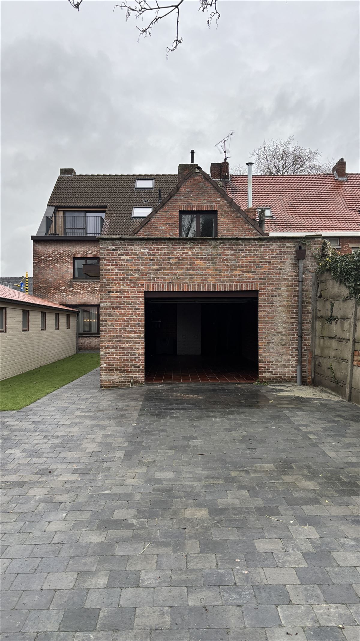 Zéér ruim gelijklvloers/duplexappartement foto 11