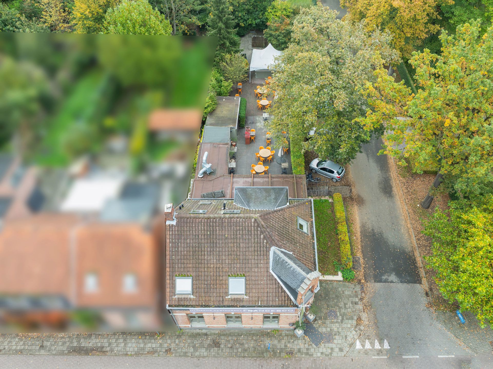 Handelspand met appartement te koop op toplocatie in Kapellen. foto 42
