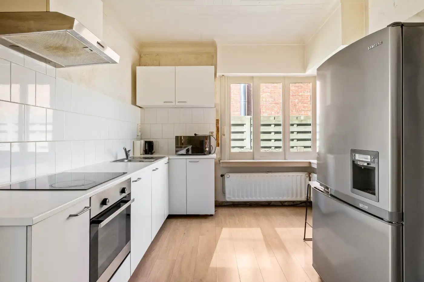 Charmante, te renoveren woning met 2 slpk., garage en tuin foto 7