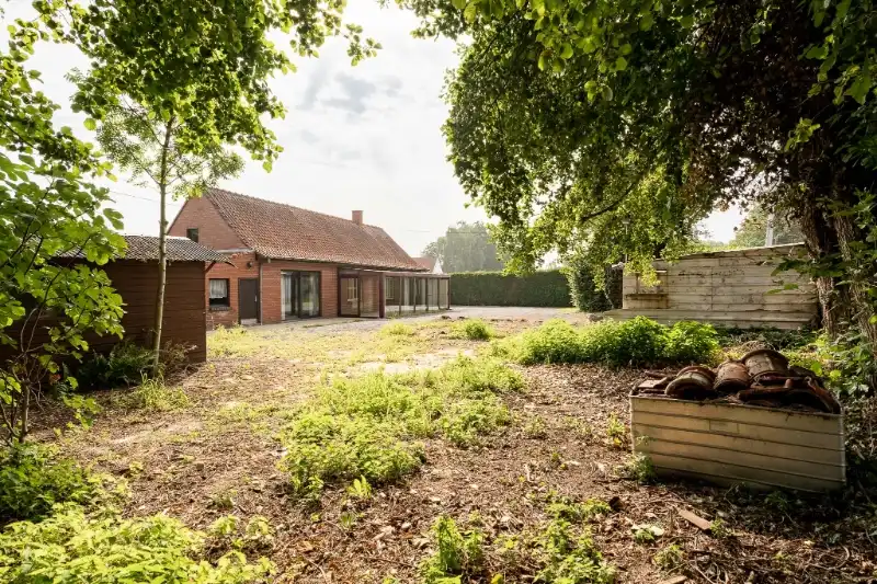 Landelijk gelegen woning op een perceel van ca. 860m² foto 8