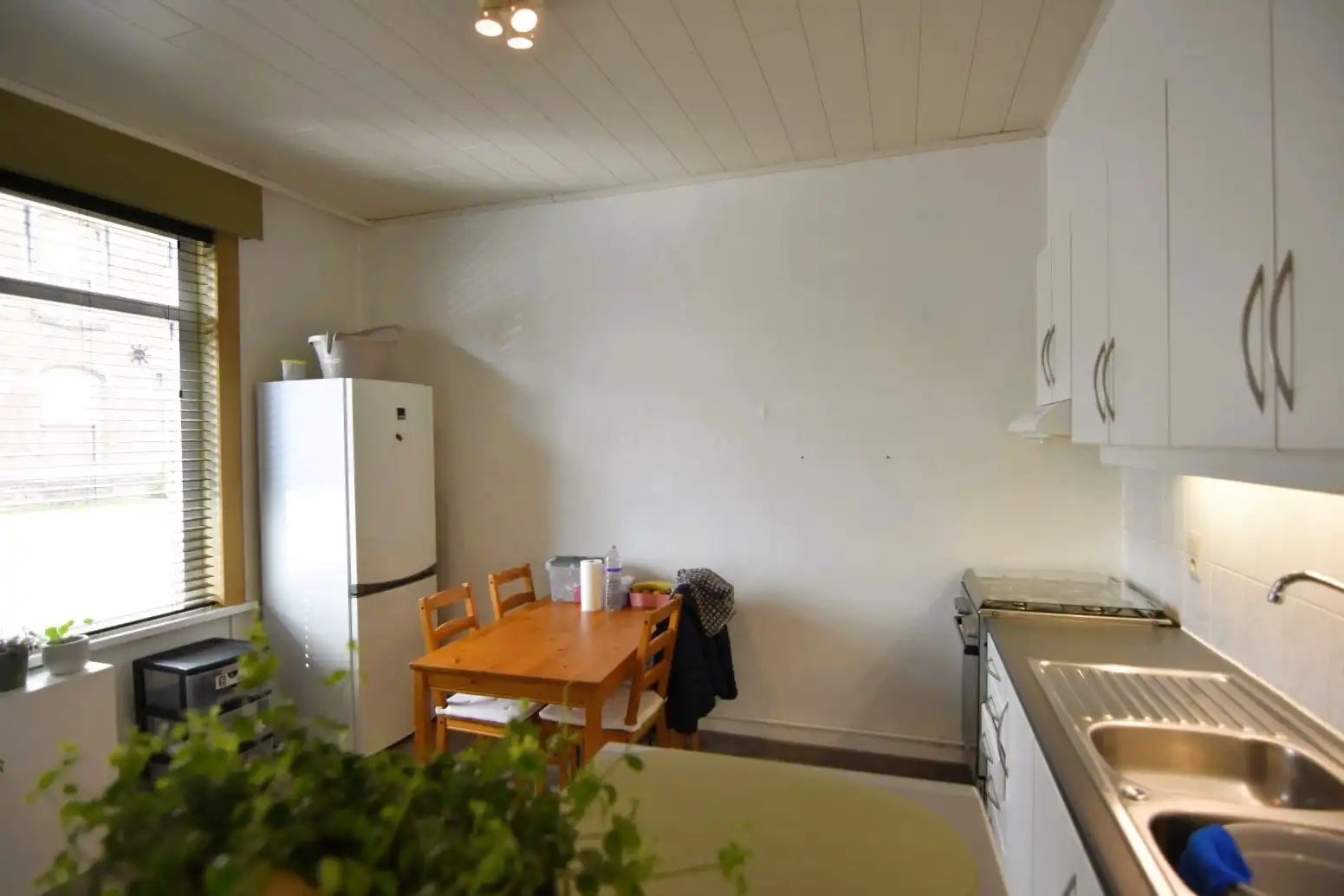 Gezellige rijwoning met diepe tuin in Moorslede foto 4