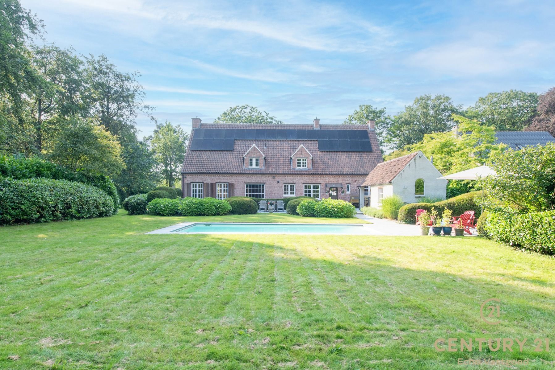 Luxe villa met prachtig aangelegde tuin en zwembad op 2870m2 foto 27