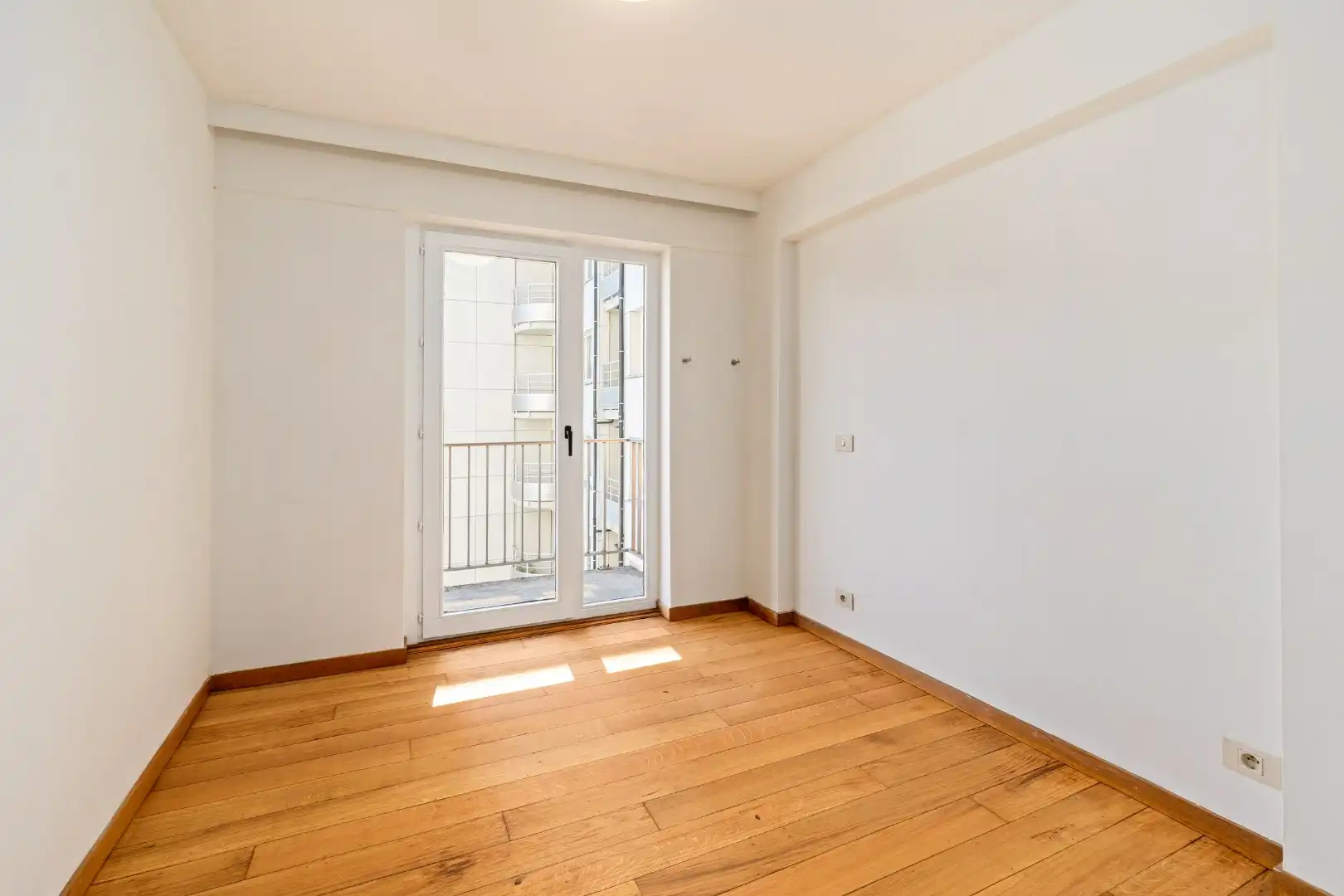 APPARTEMENT MET ZIJDELINGS ZEEZICHT IN CENTRUM  foto 11