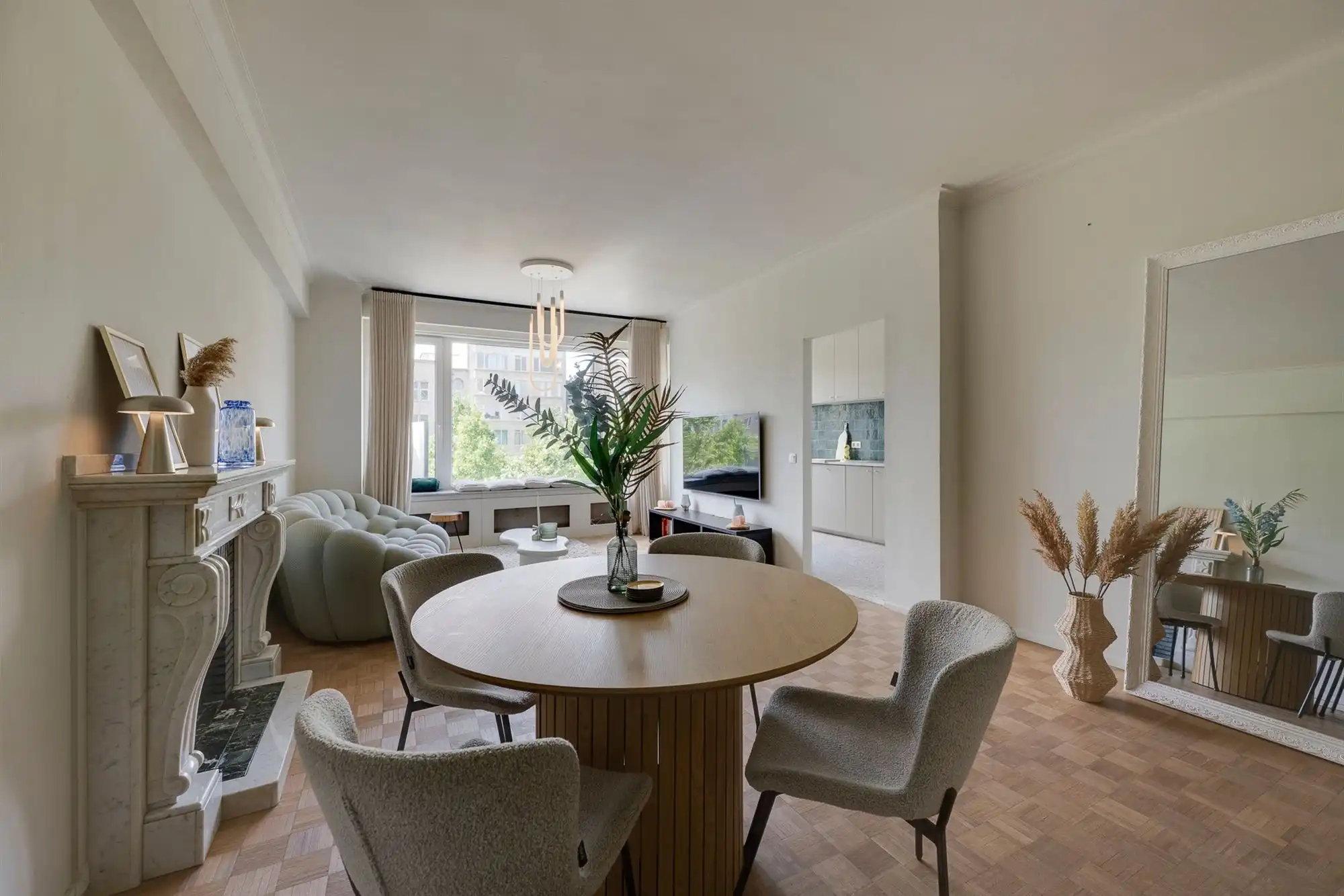 Stijlvol gerenoveerd stadsappartement met terras foto 4