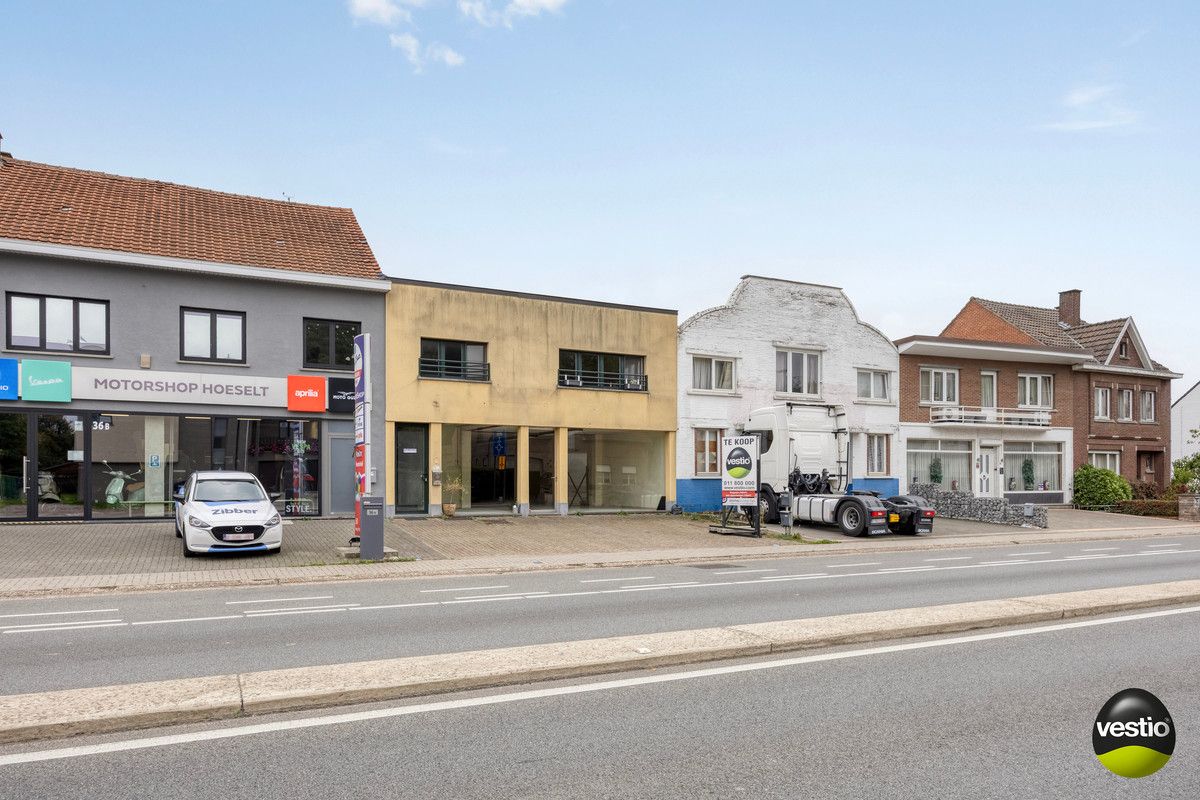 HANDELSPAND MET WOONST TE HOESELT NABIJ CENTRUM EN E313. foto 2