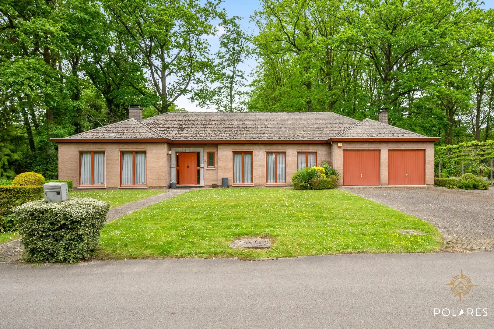 Tijdloze villa vol charme, pure rust op een uitzonderlijk perceel. foto 3