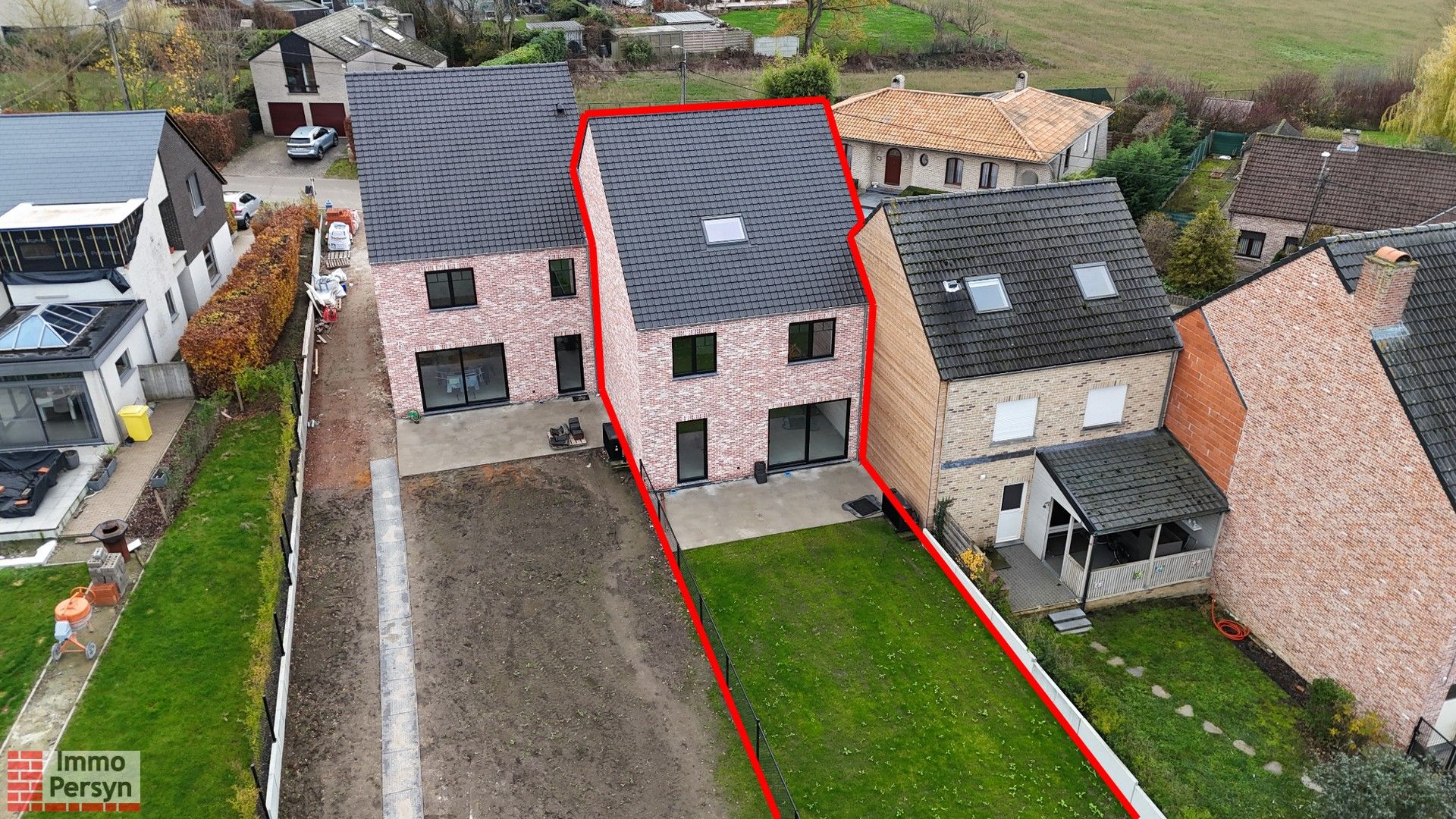 Energiezuinige nieuwbouwwoning in pastorijstijl – Centrale en rustige ligging foto {{pictureIndex}}