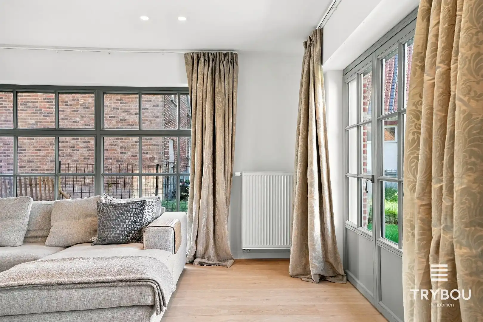 Alleenstaande luxueuze woning met 5 slaapkamers!  foto 8