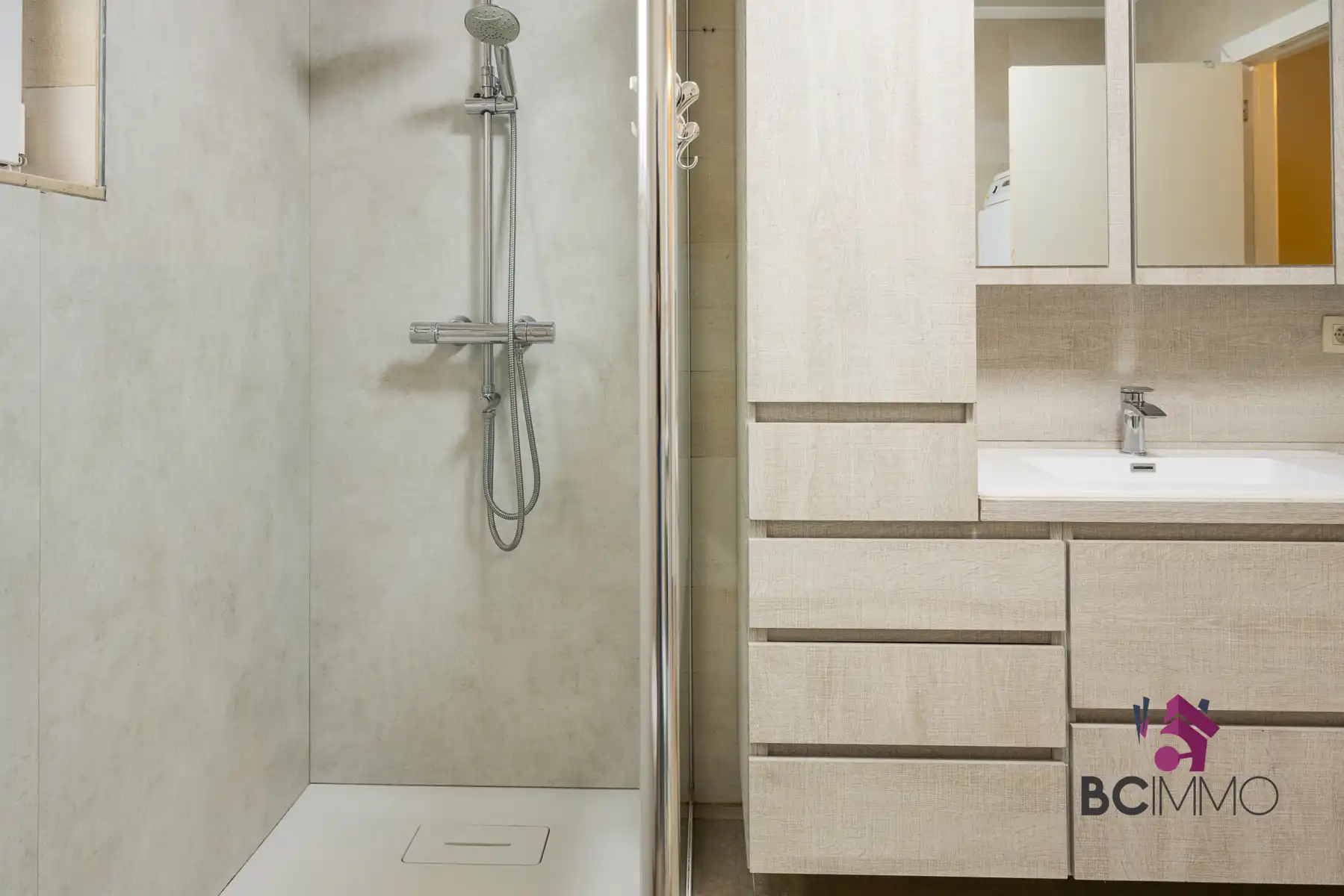 Ruime gezinswoning met projectgrond in Genk foto 12