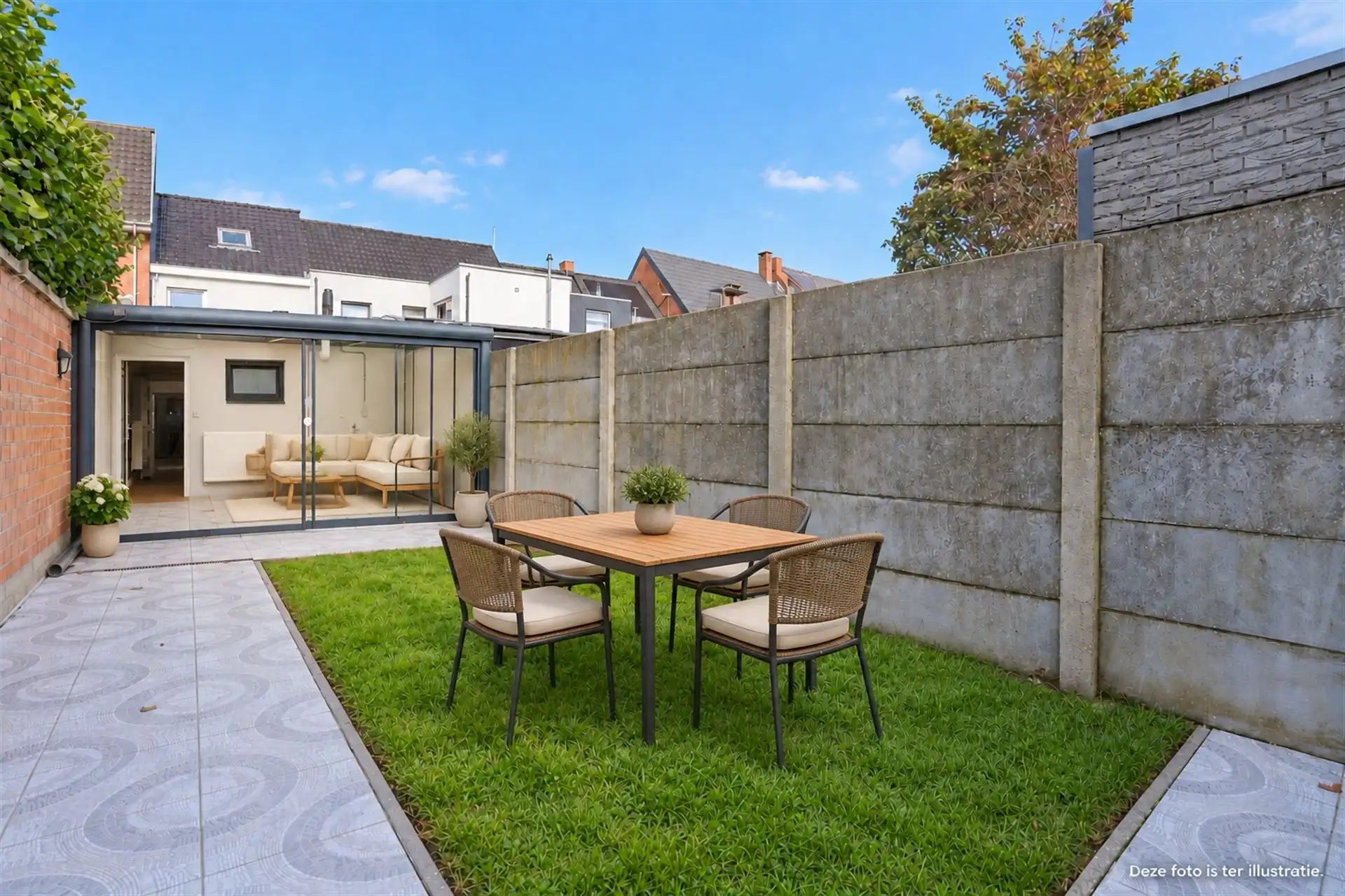 Charmante starterswoning met zonnige veranda en tuin.  foto 13