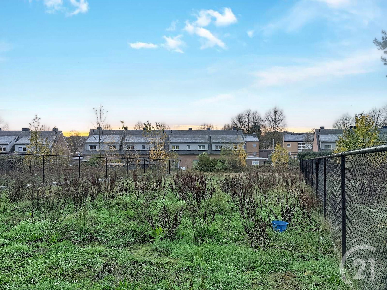 Prachtige nieuwbouwwoning in heel rustige straat te koop! foto 17