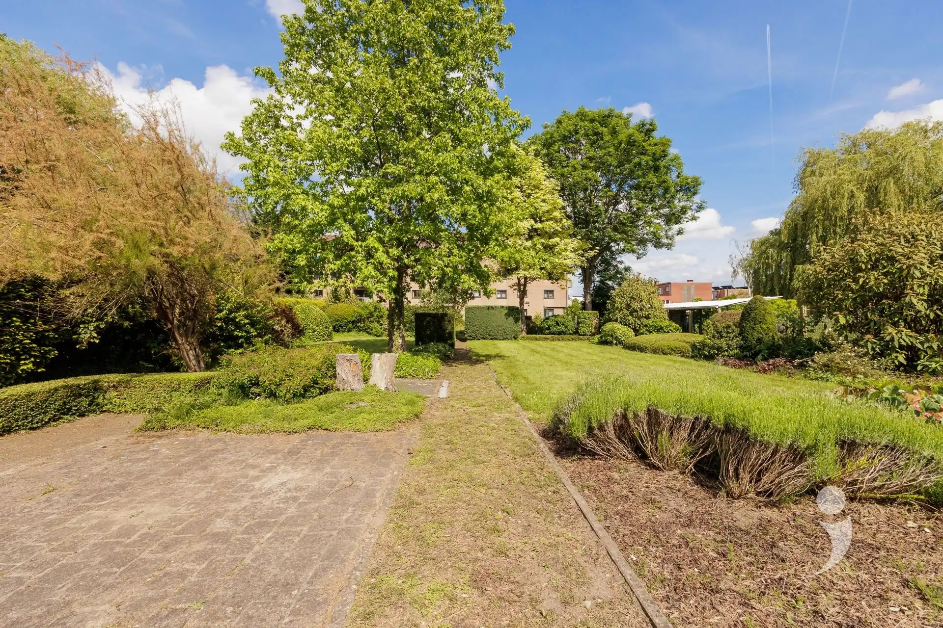 Ruime stadswoning met uitzonderlijke tuin van + 13 are foto 26