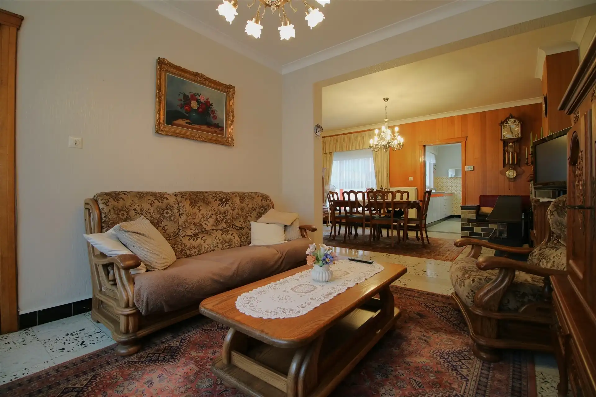 Op te frissen woning in het centrum foto 4